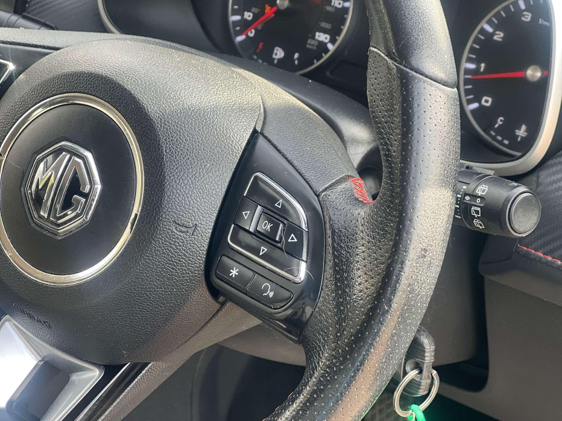 MG ZS view 22