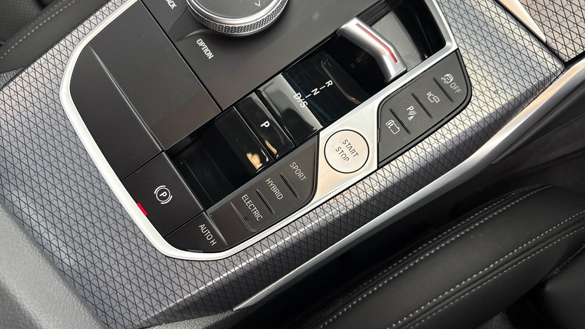 BMW 3 Series view 20