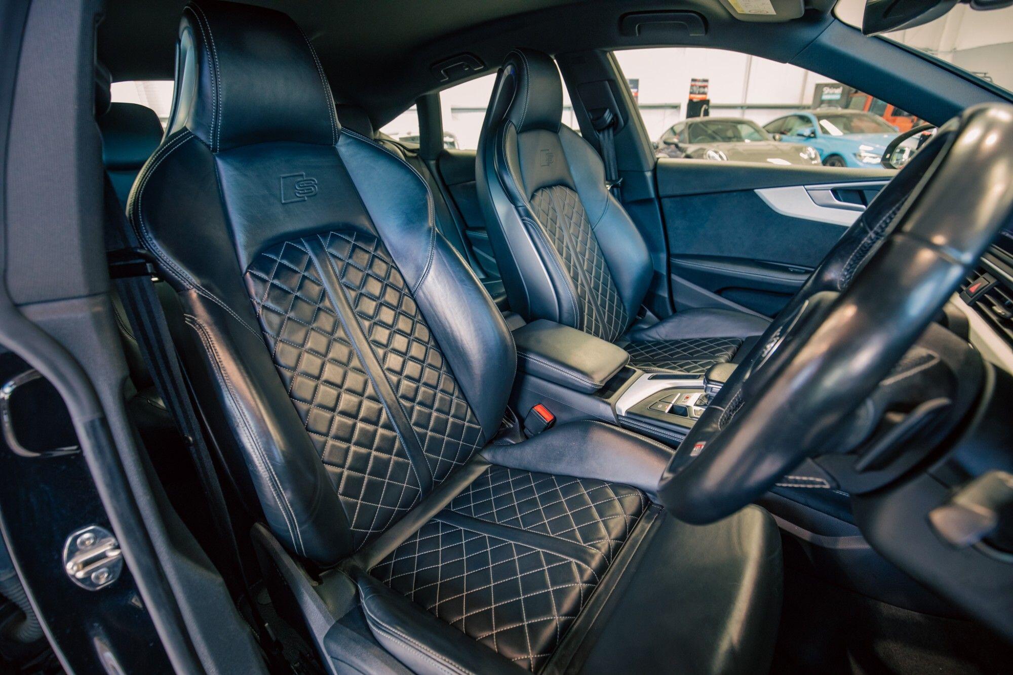 Audi S5 view 3