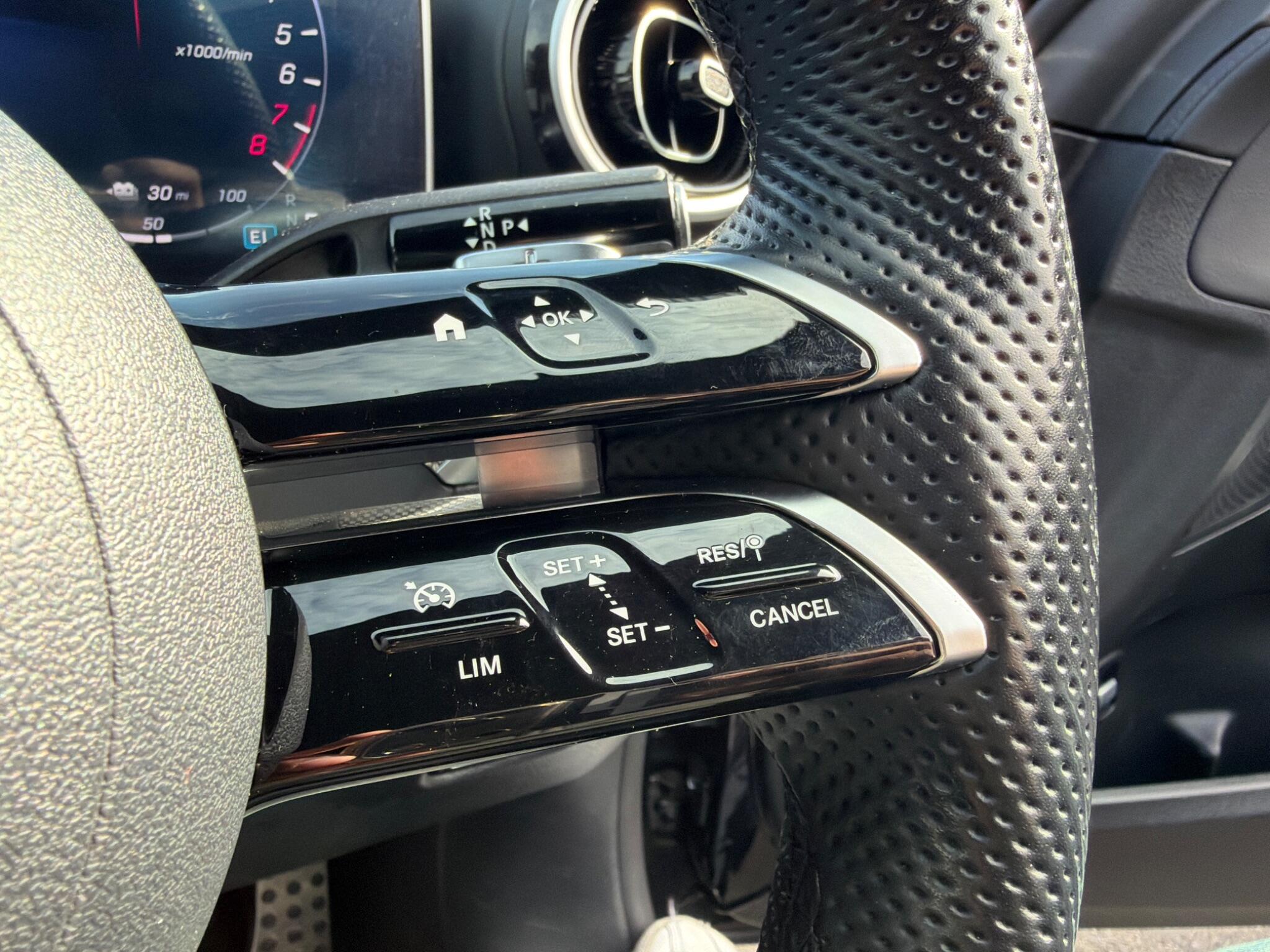 Mercedes-Benz C-Class view 23