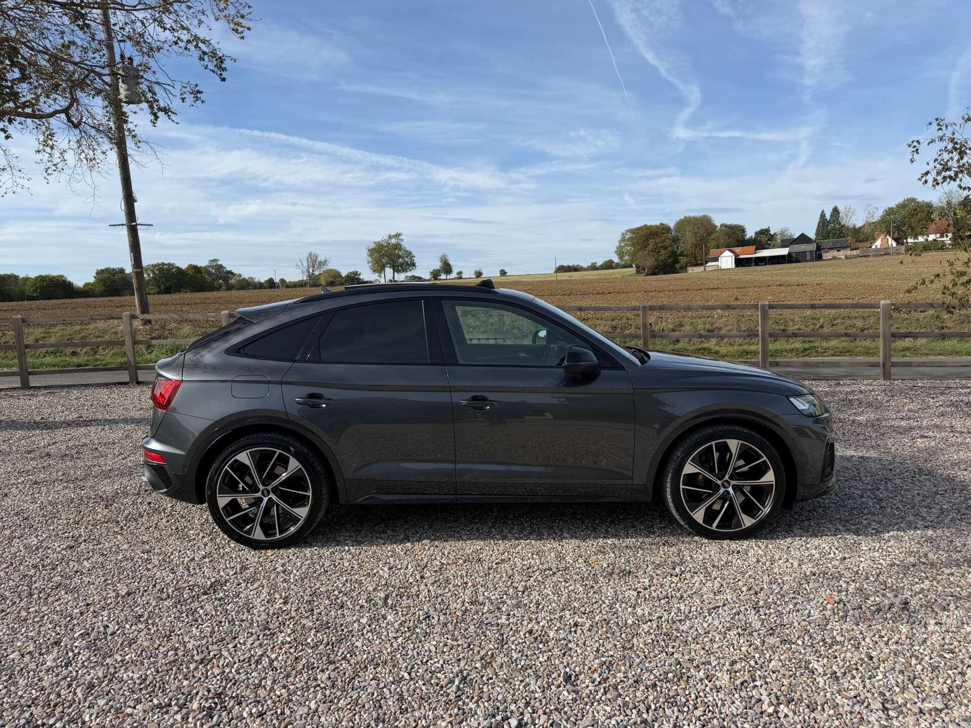 Audi SQ5 view 5