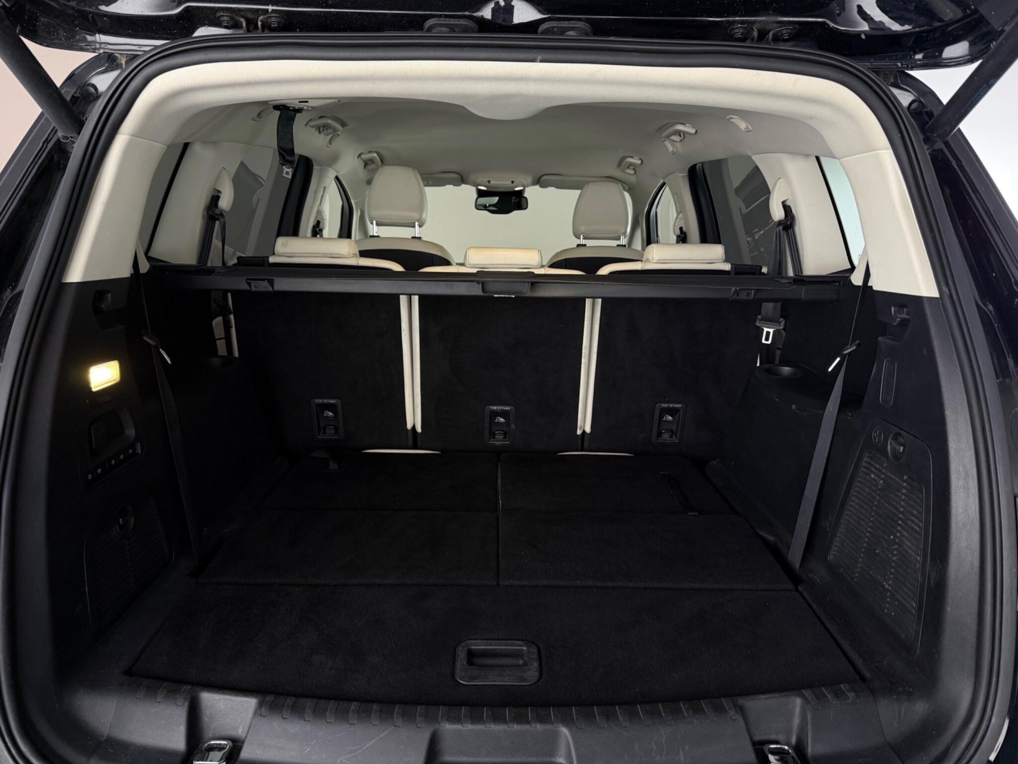 Ford S-Max view 11