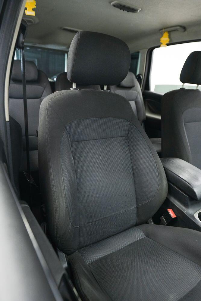 Ford S-Max view 12