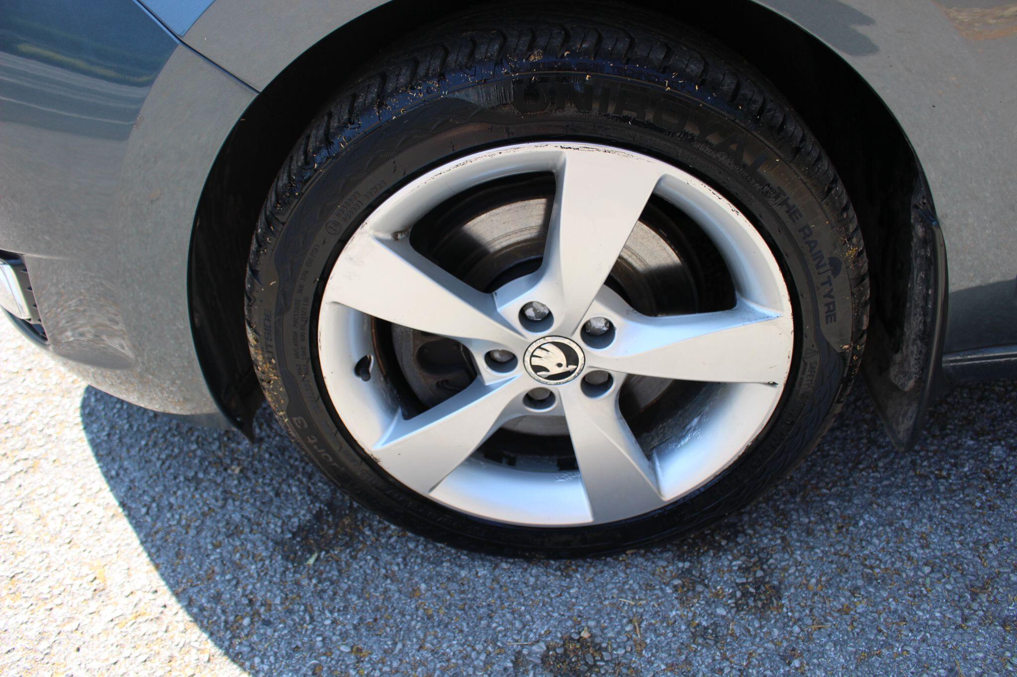 Skoda Rapid Spaceback view 15