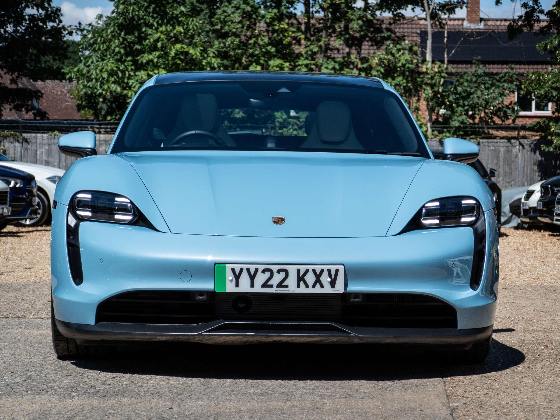 Porsche Taycan view 10