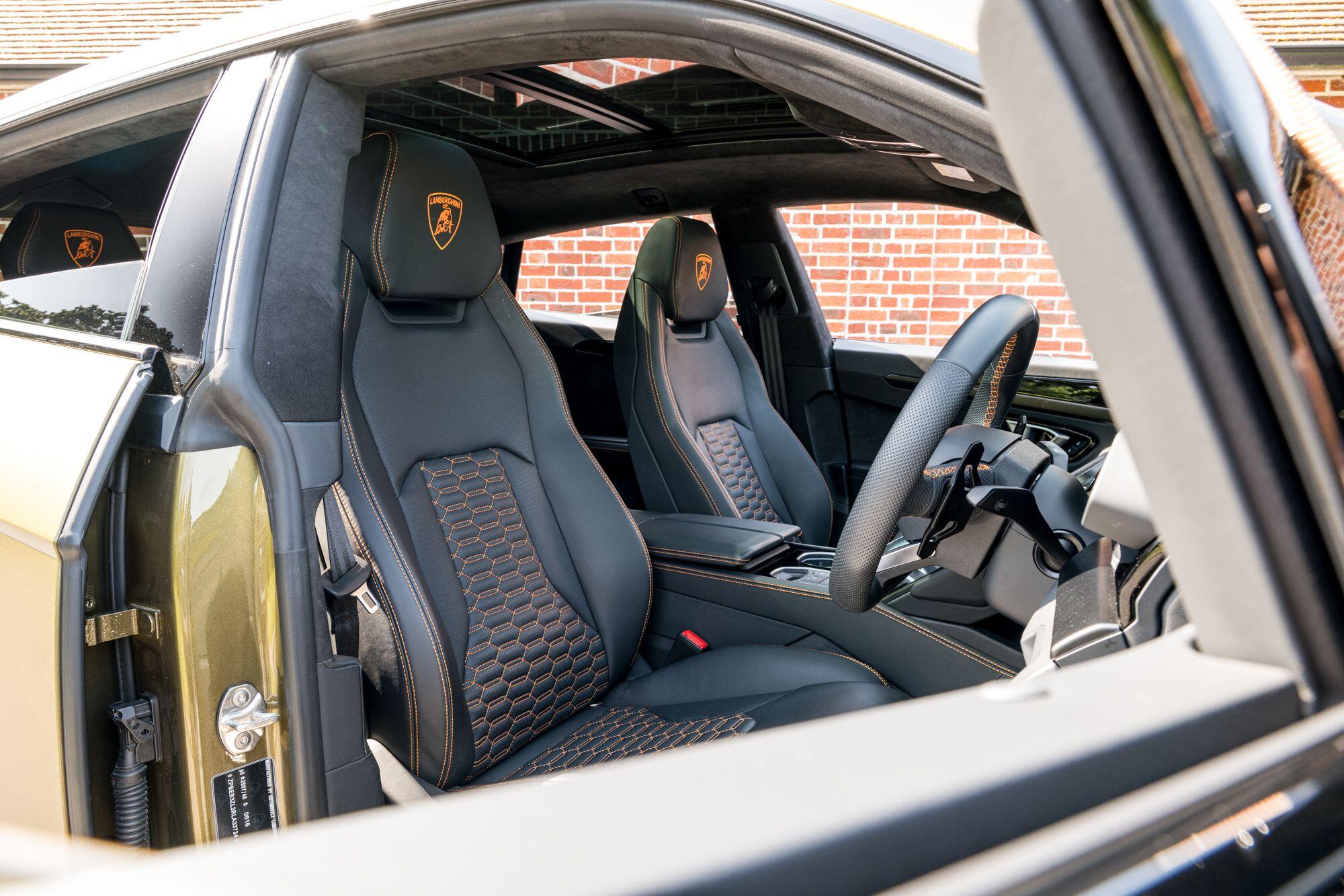 Lamborghini Urus view 38