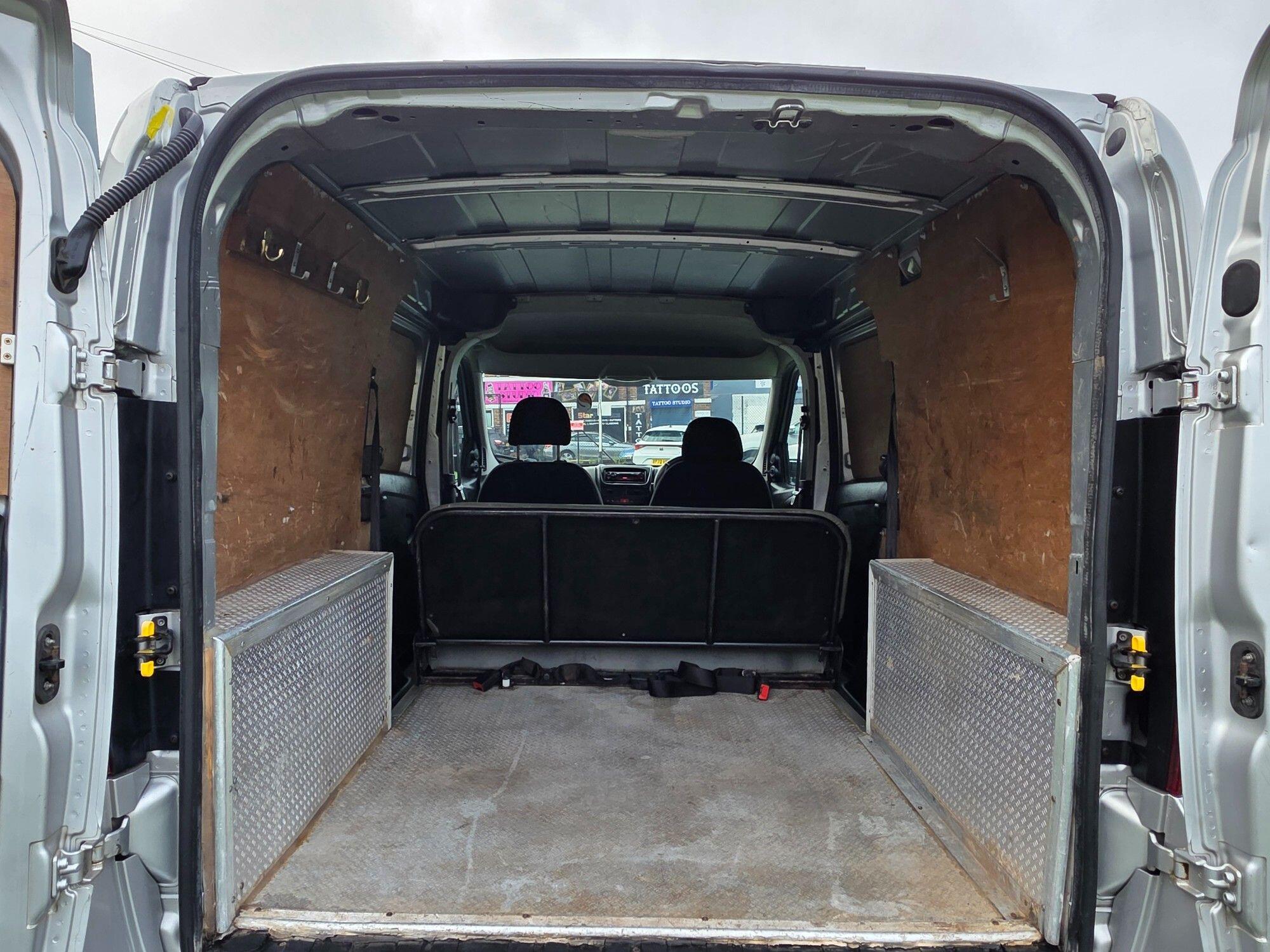 Vauxhall Combo view 18