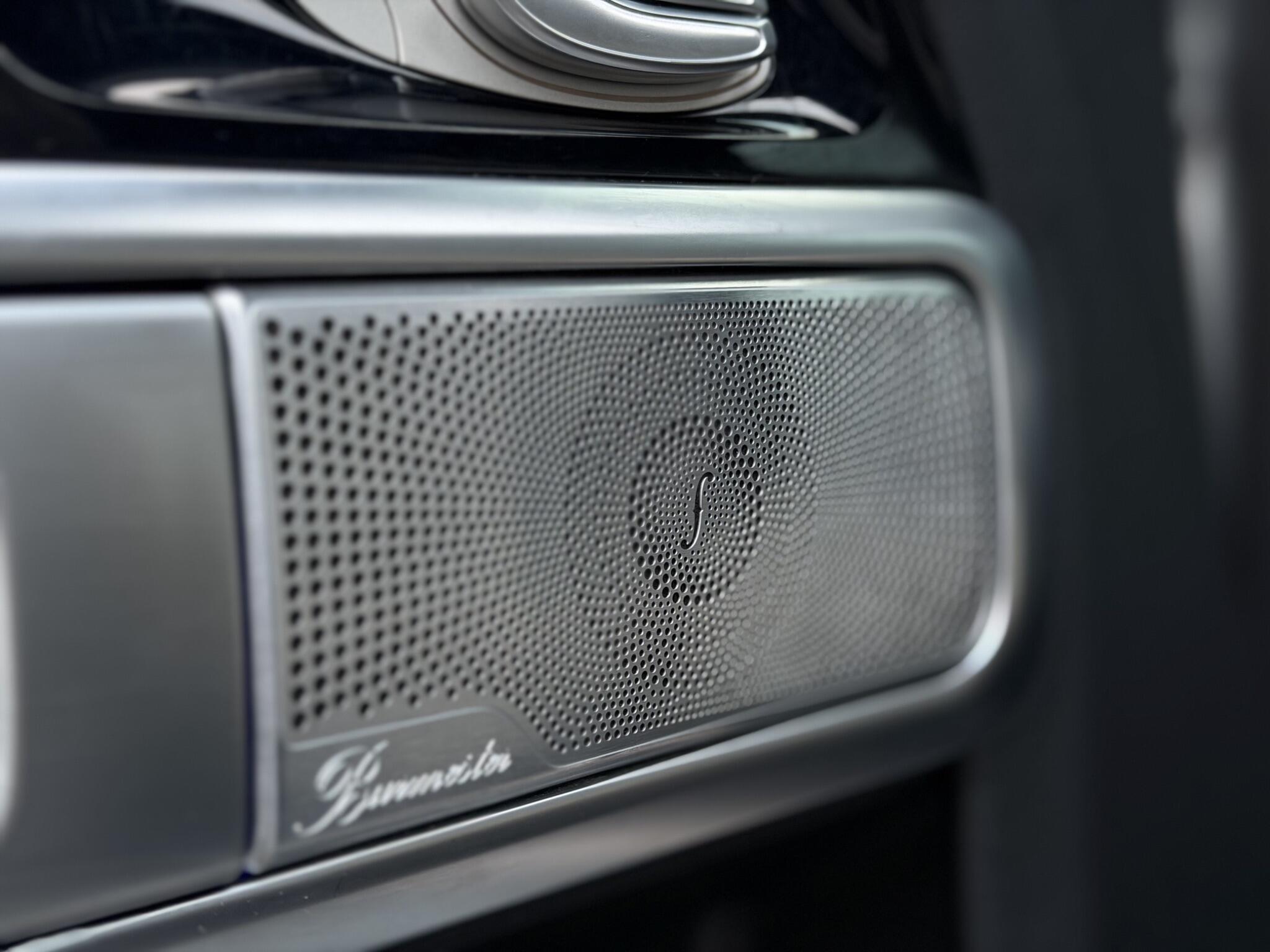Mercedes-Benz G-Class view 31