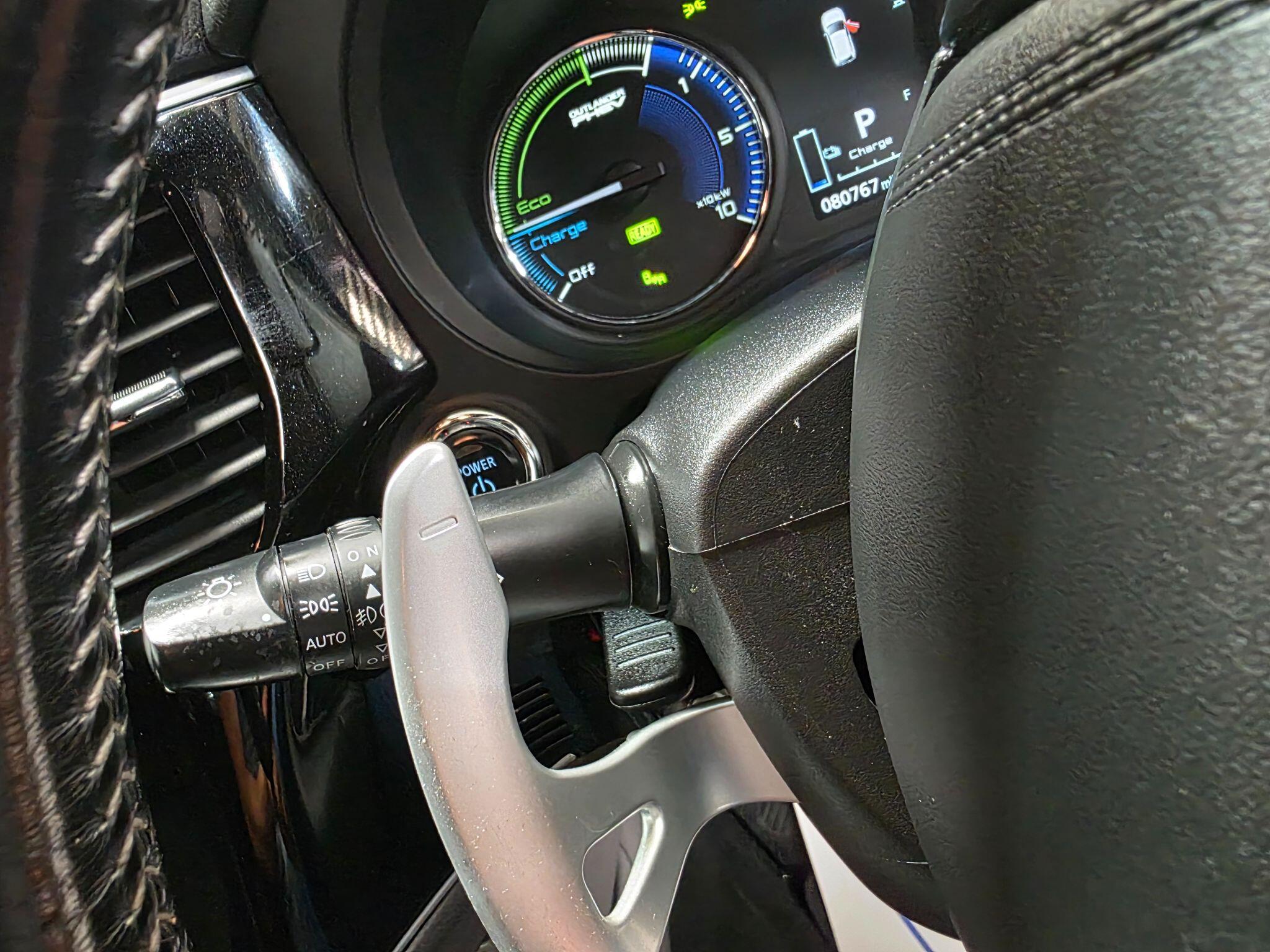 Mitsubishi Outlander view 18