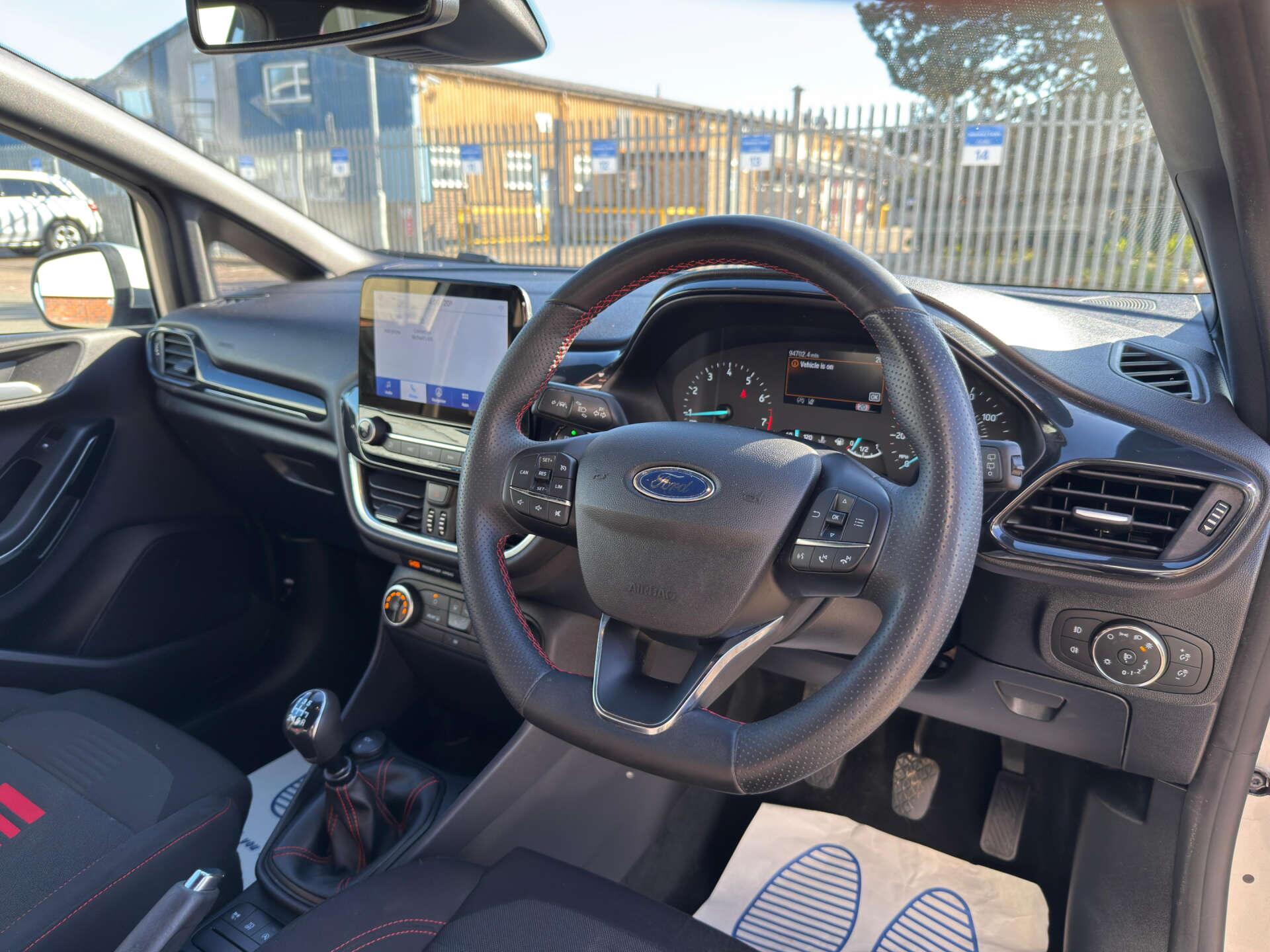 Ford Fiesta view 79