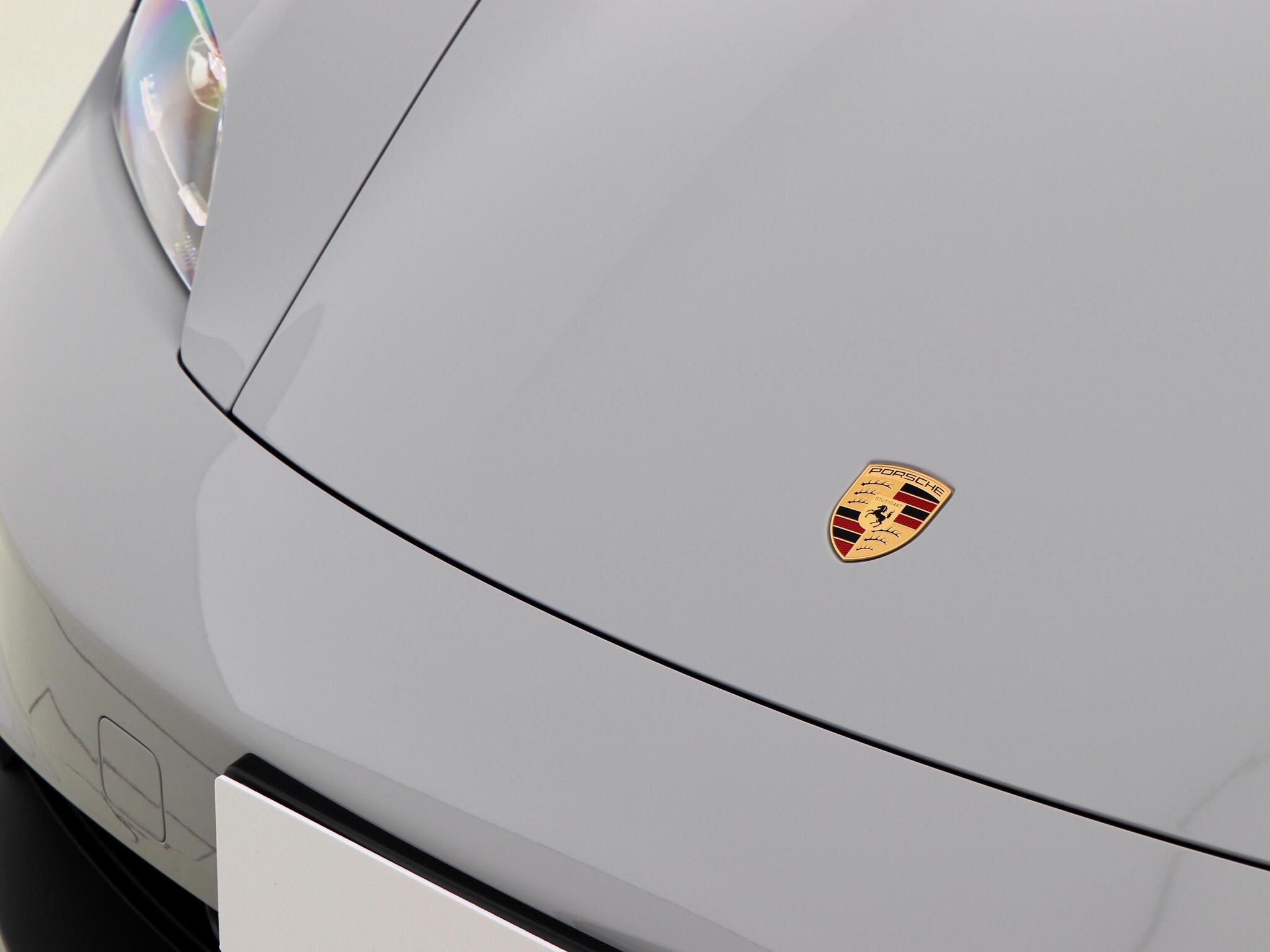 Porsche Taycan view 13