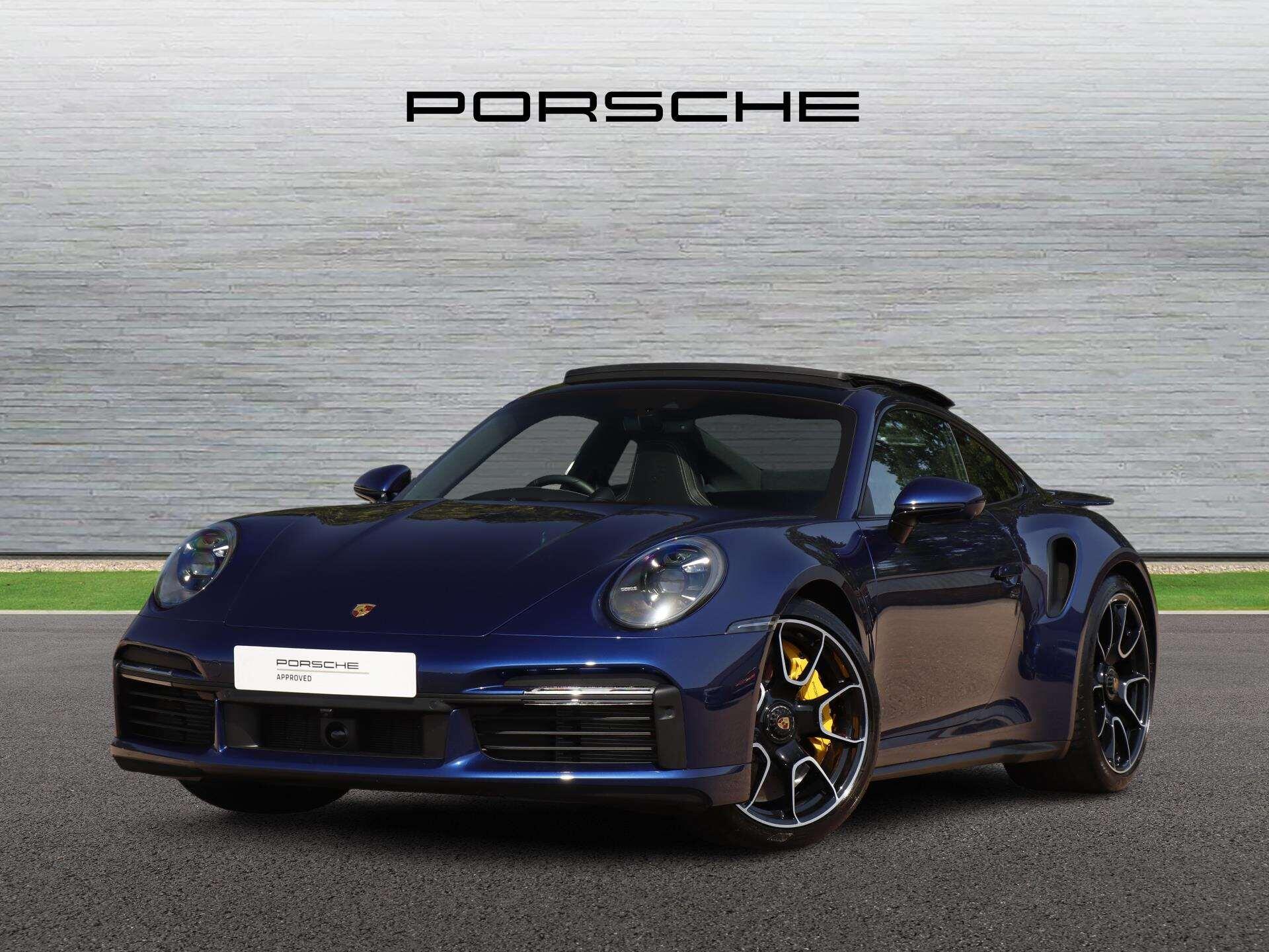 Porsche 911 view 7