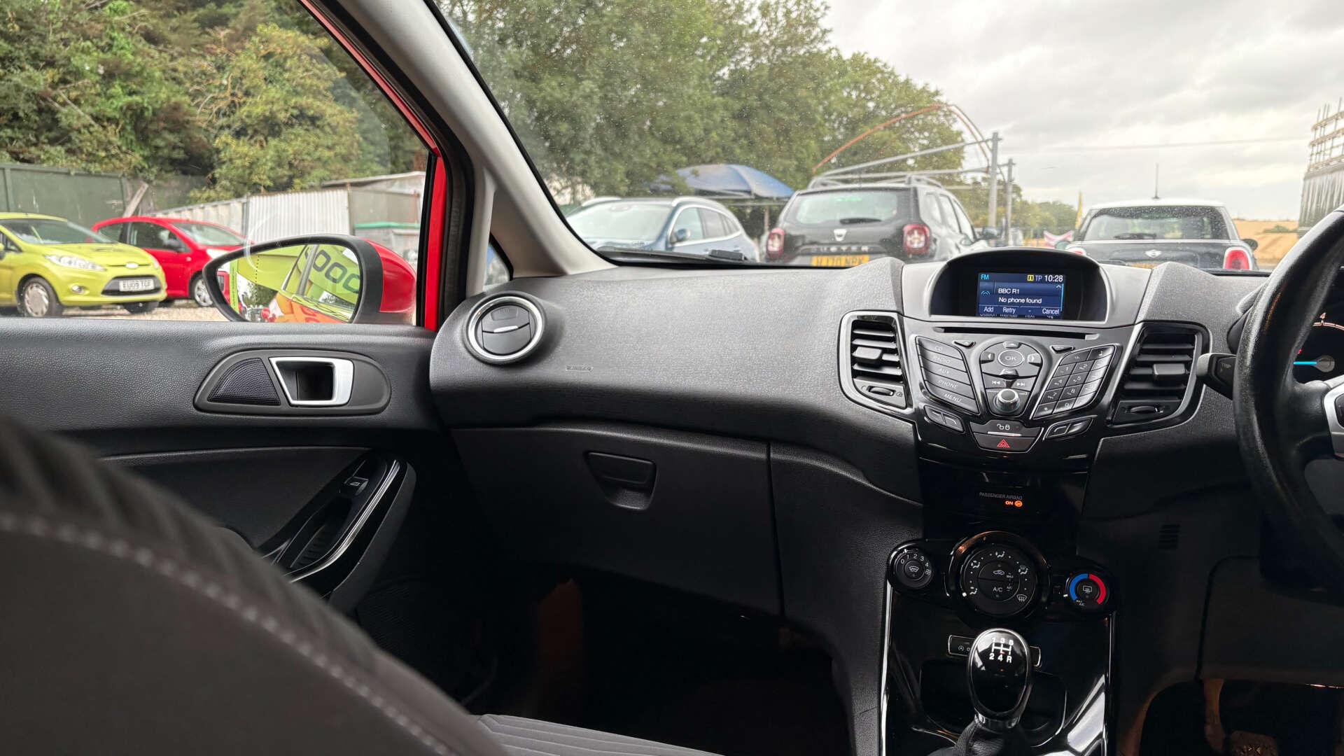 Ford Fiesta view 29