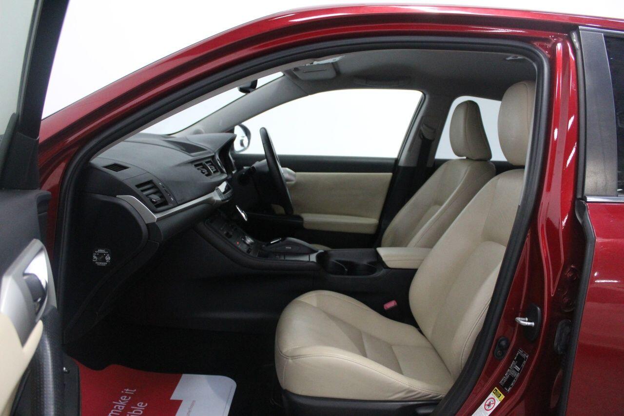 Lexus CT view 30