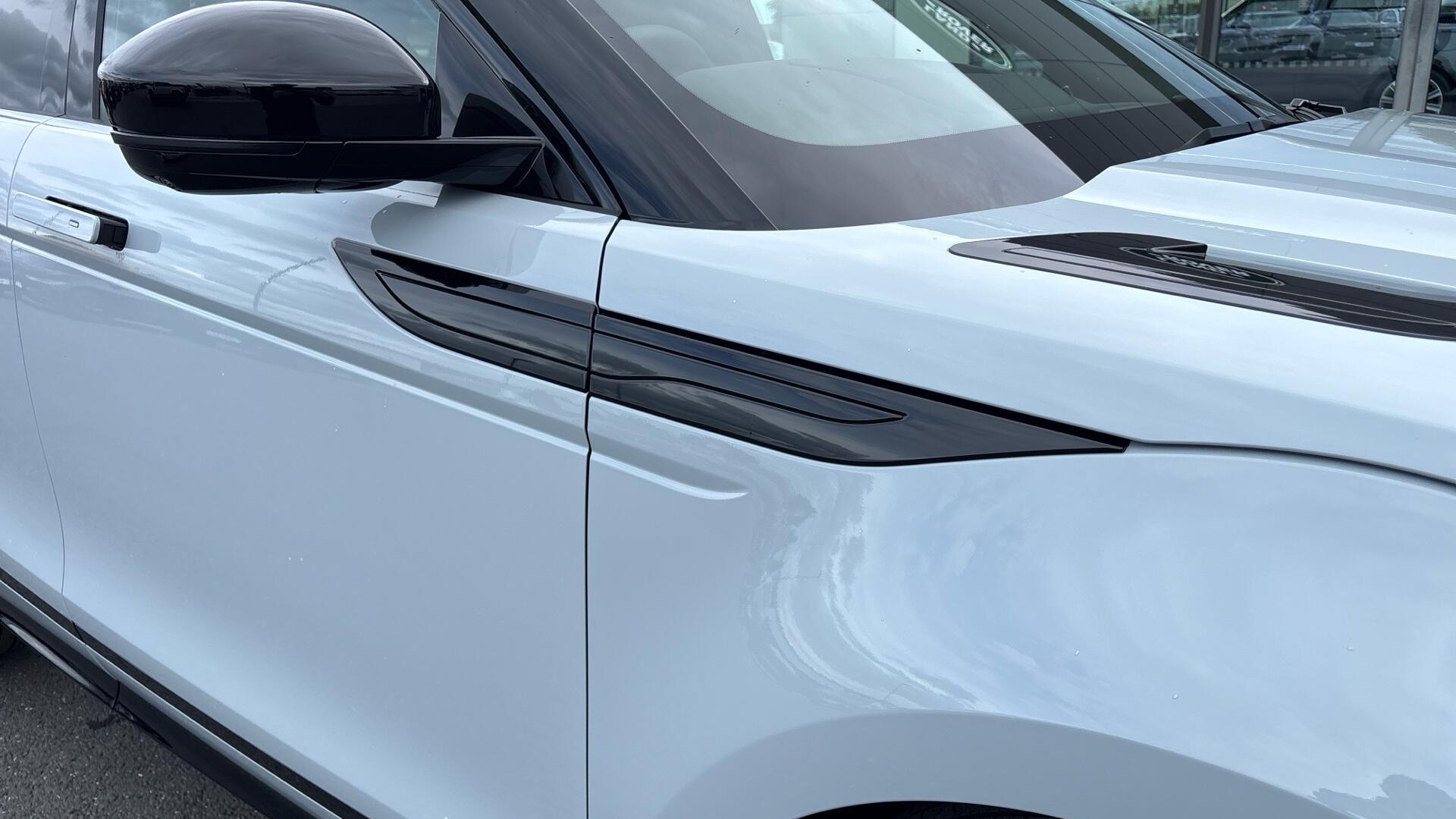 Land Rover Range Rover Evoque view 26