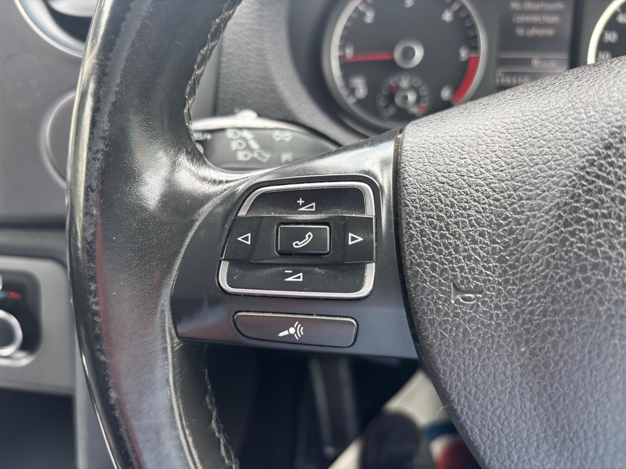 Volkswagen Amarok view 18