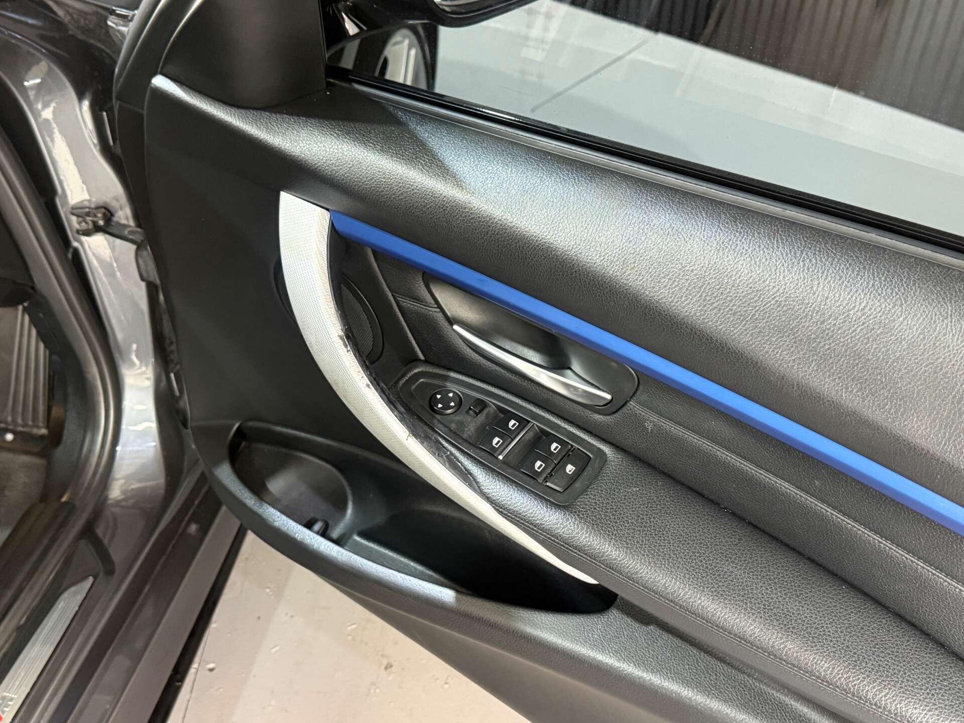 BMW 3 Series view 23