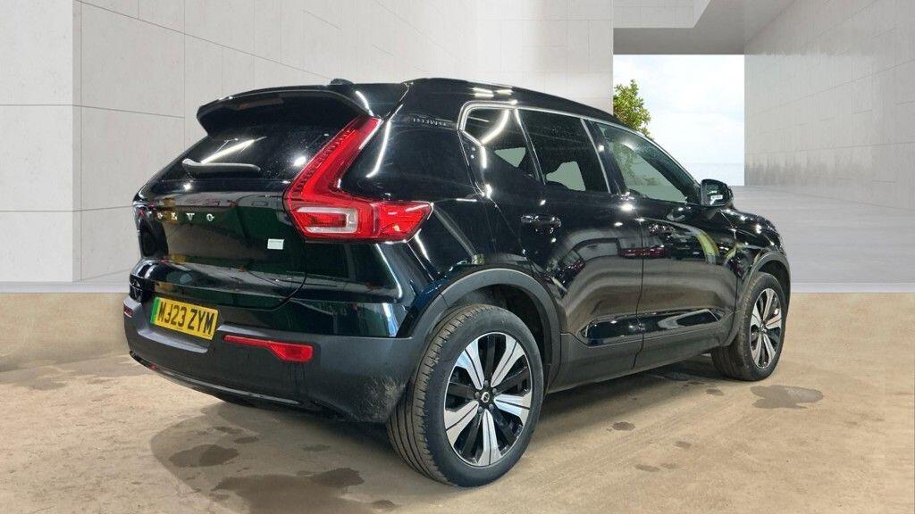 Volvo XC40 view 4