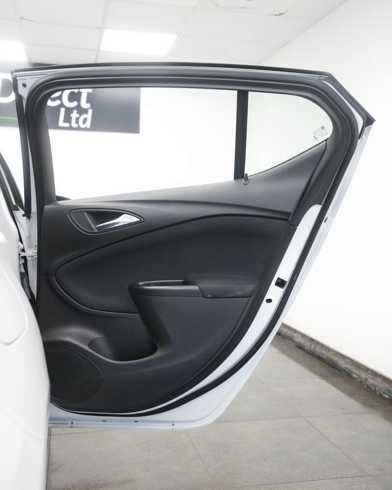 Vauxhall Astra view 17