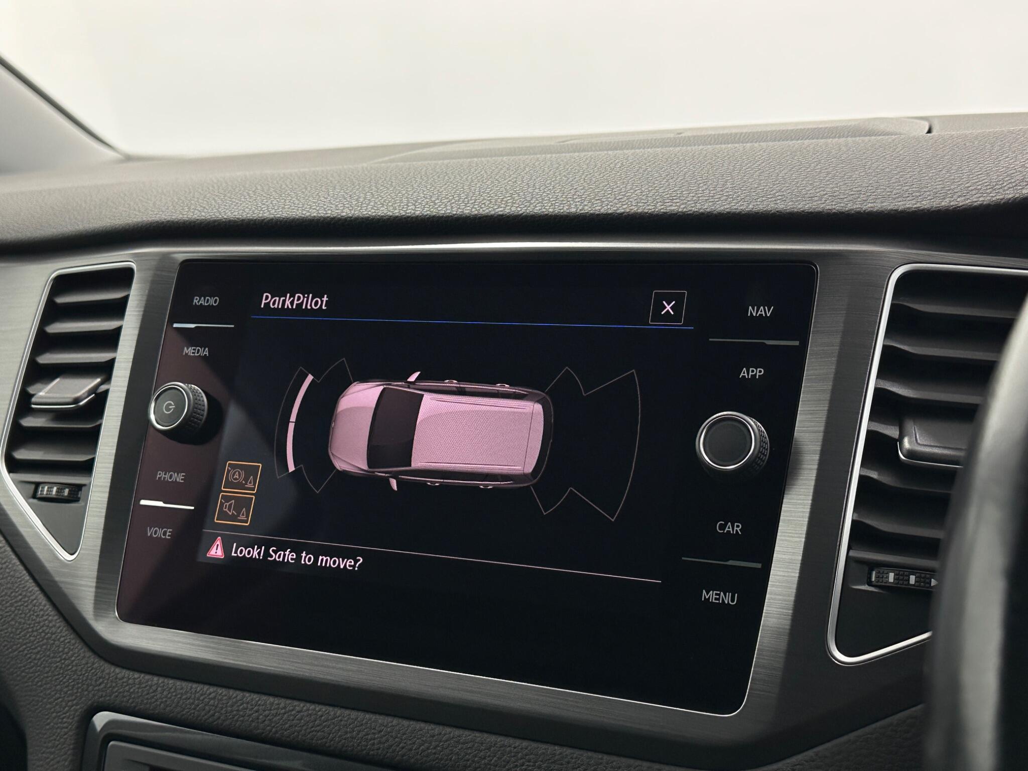 Volkswagen Golf Sportsvan view 23
