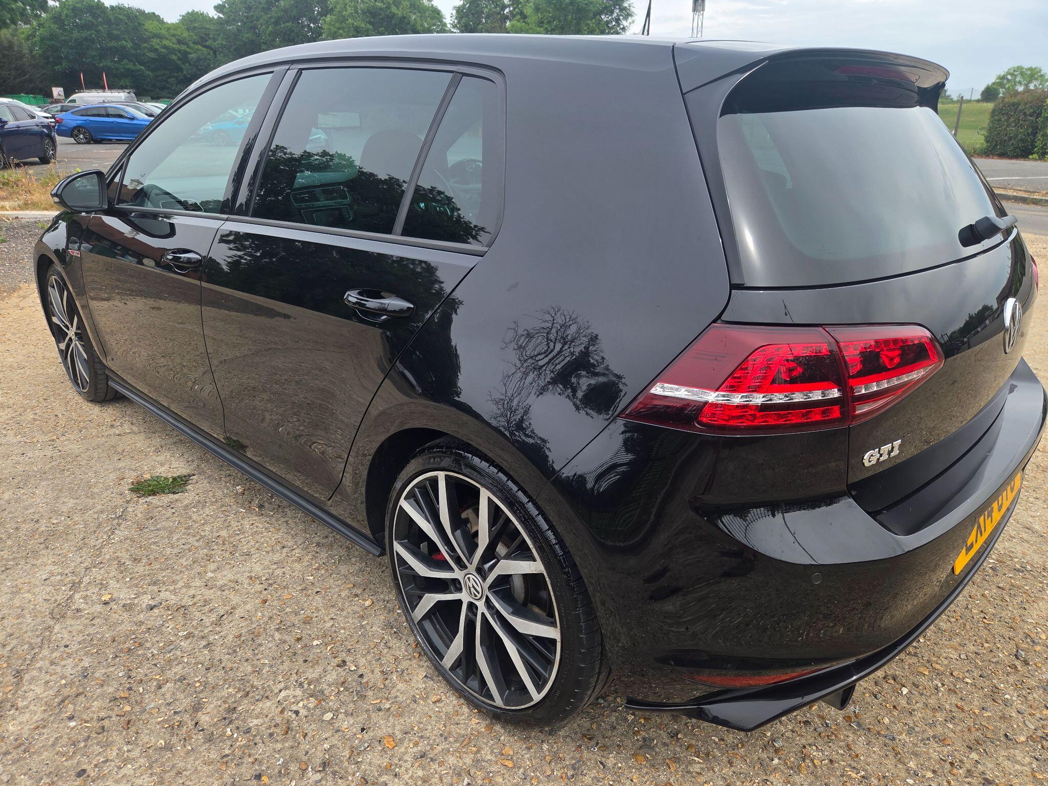 Volkswagen Golf view 5