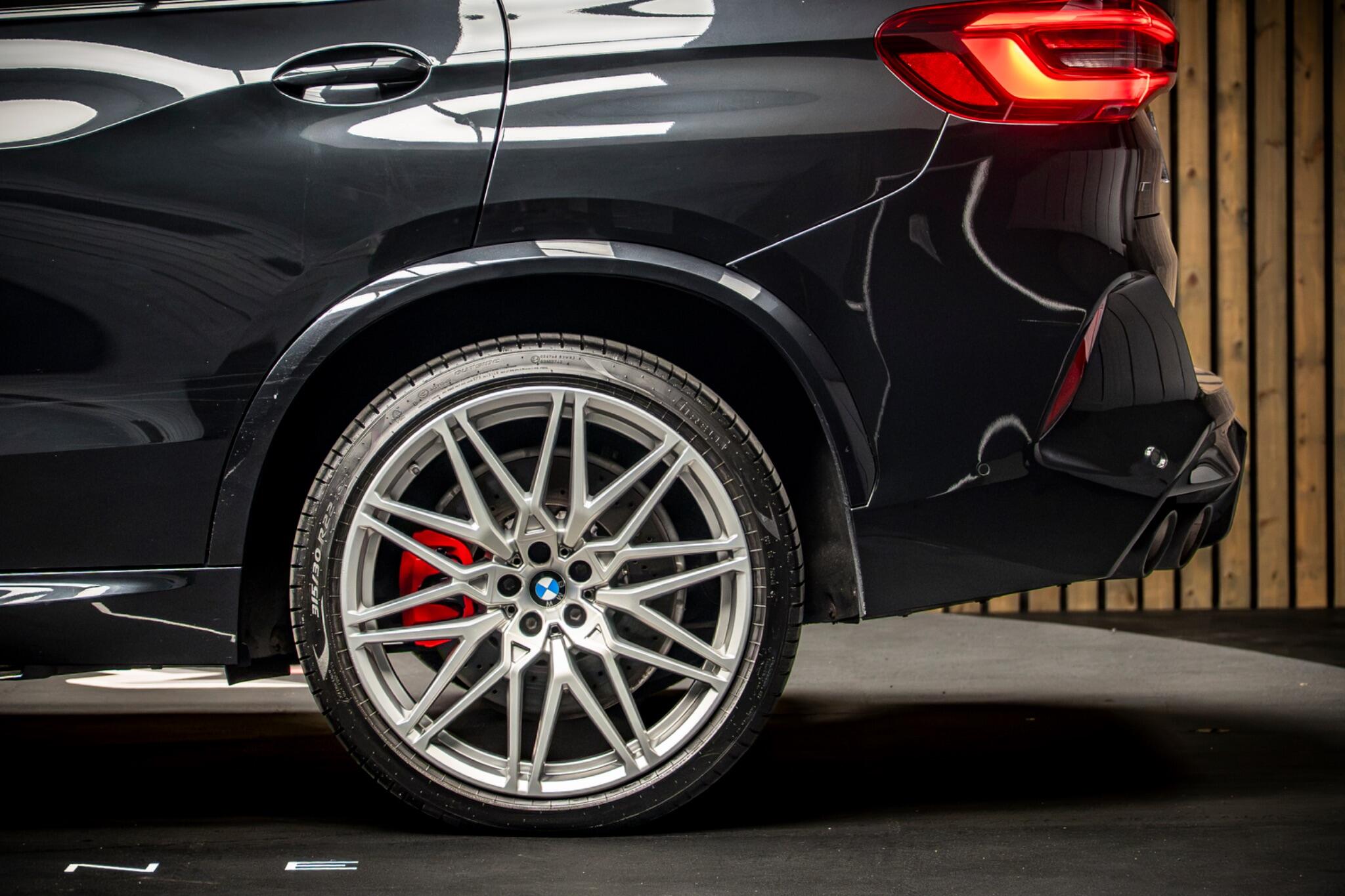 BMW X5 M view 18