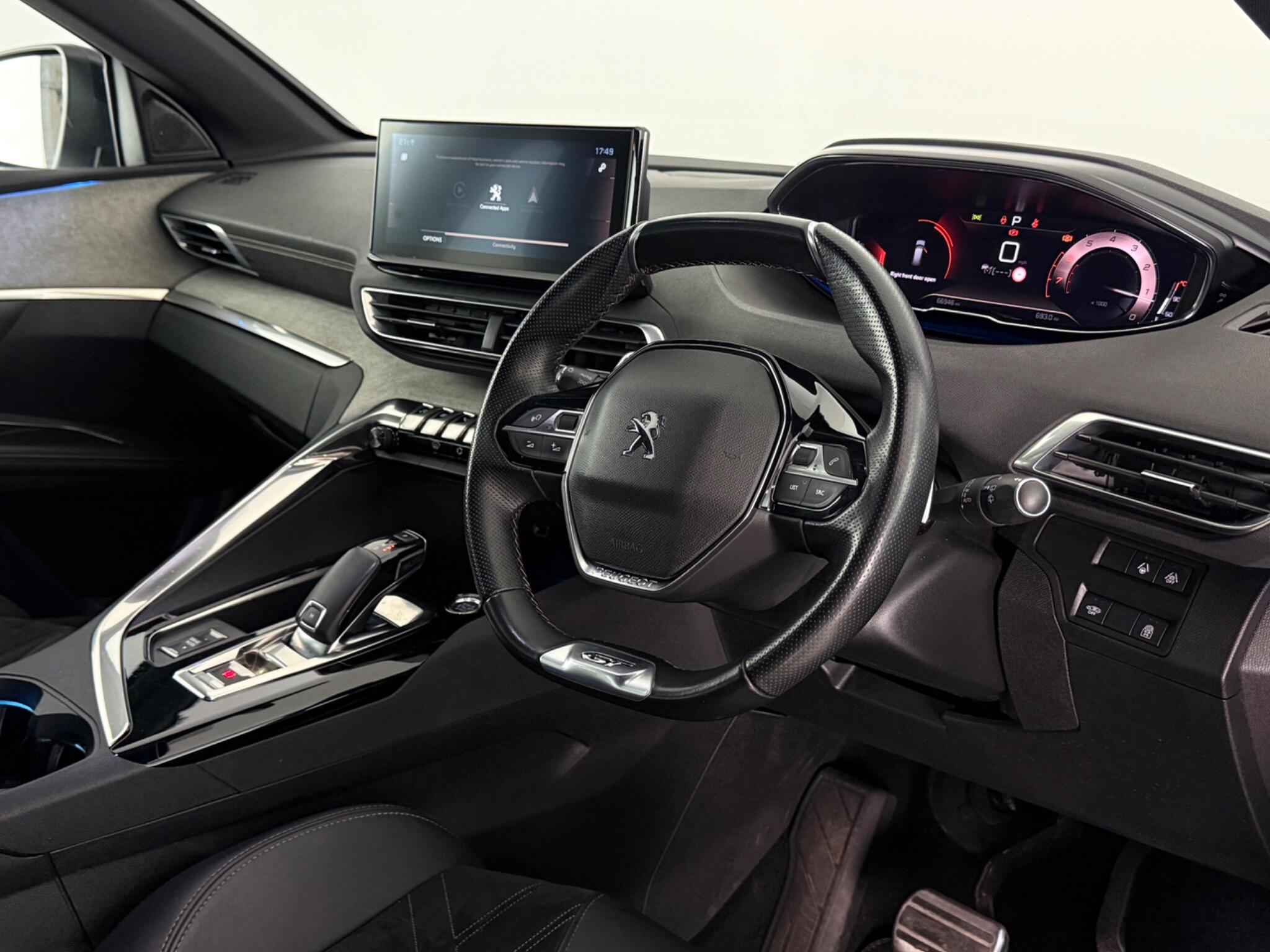 Peugeot 5008 view 3