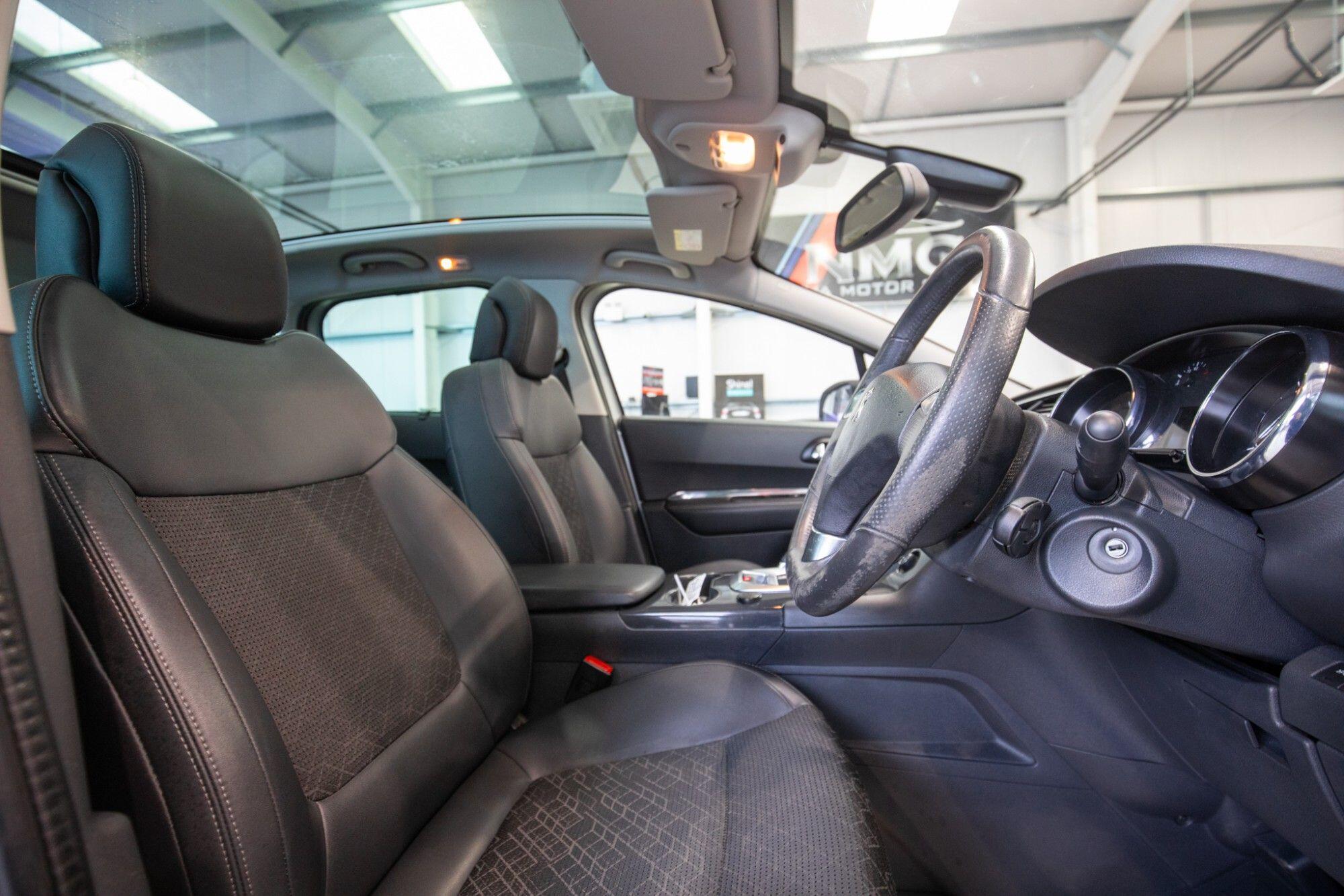 Peugeot 3008 view 3