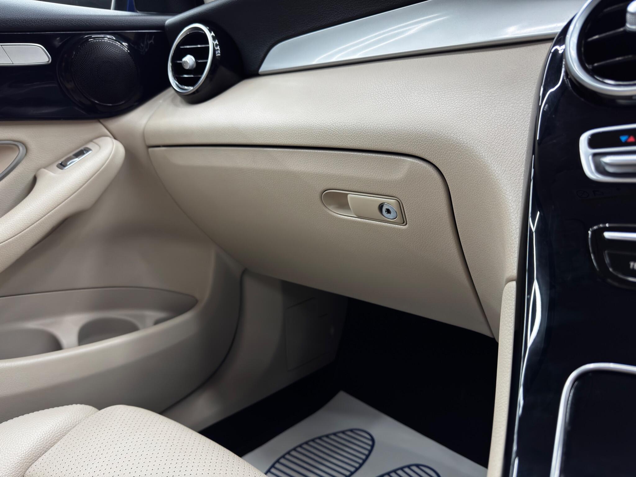 Mercedes-Benz GLC view 34