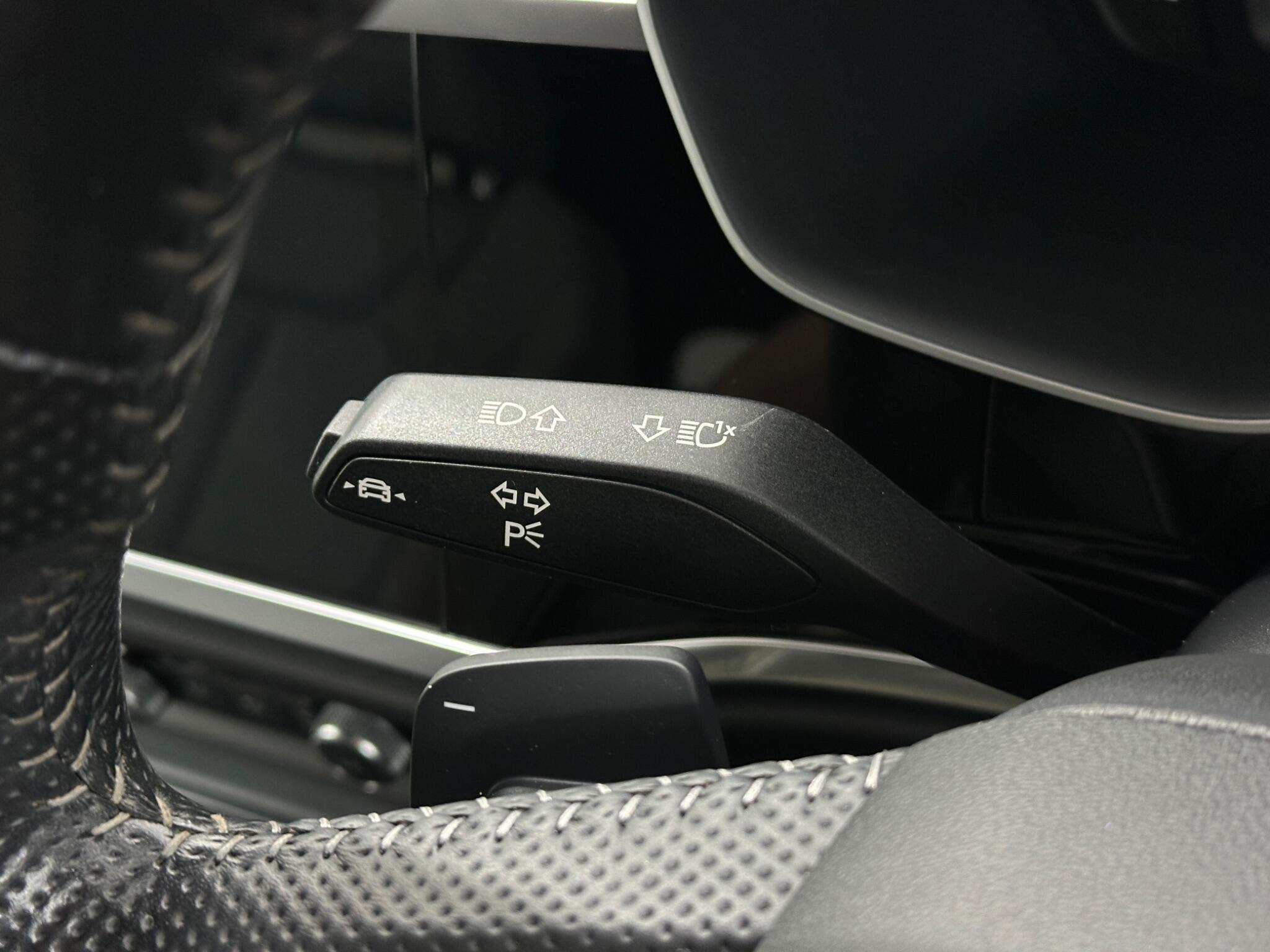 Audi Q3 view 14