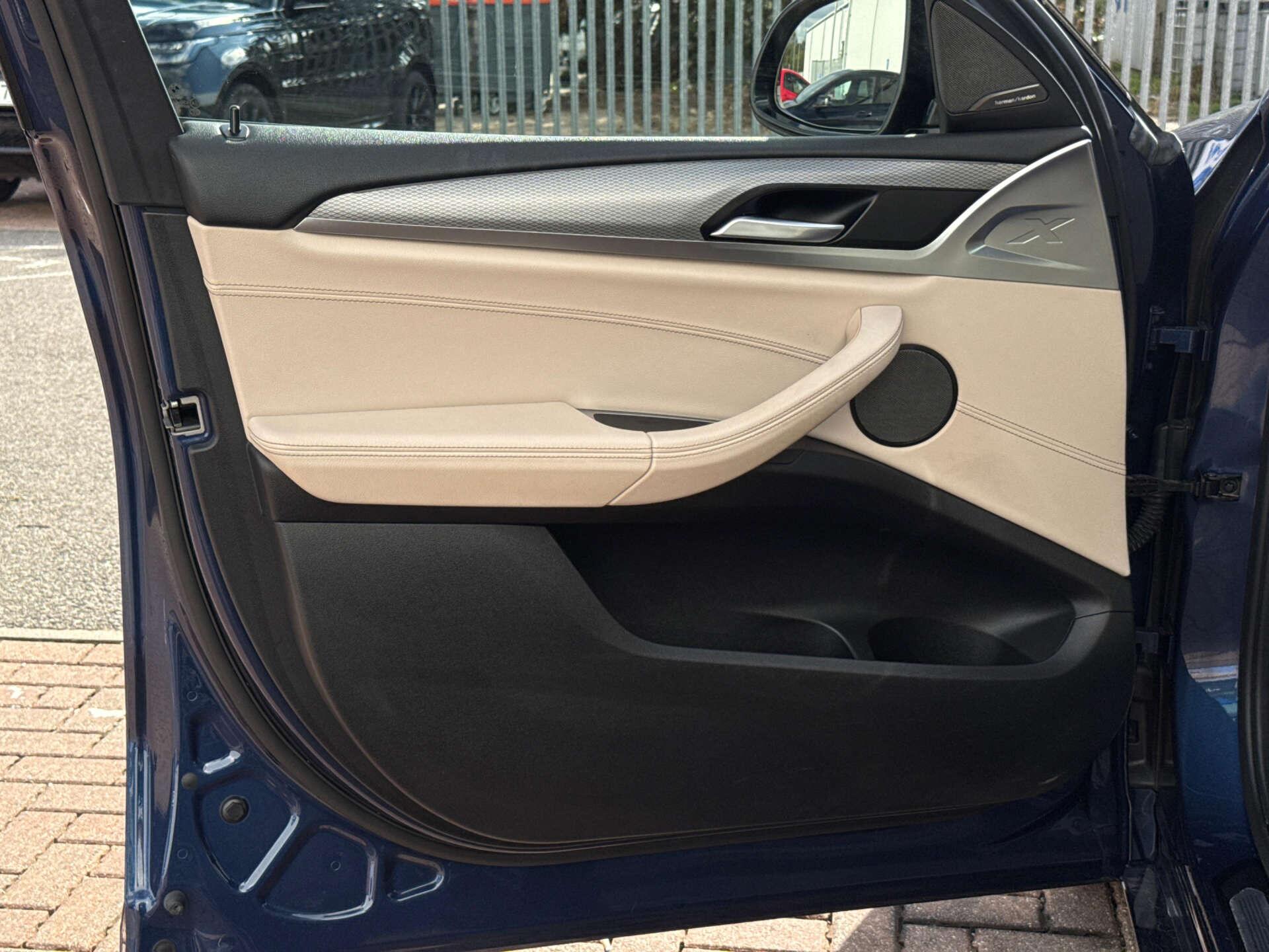 BMW X4 view 48