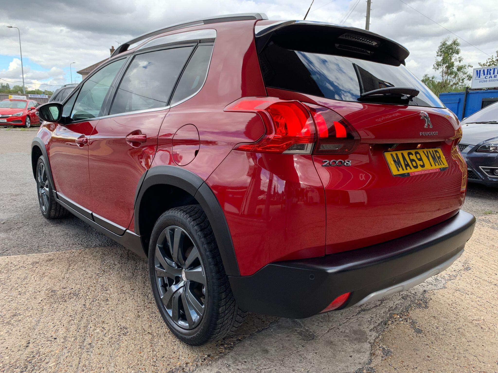 Peugeot 2008 view 5