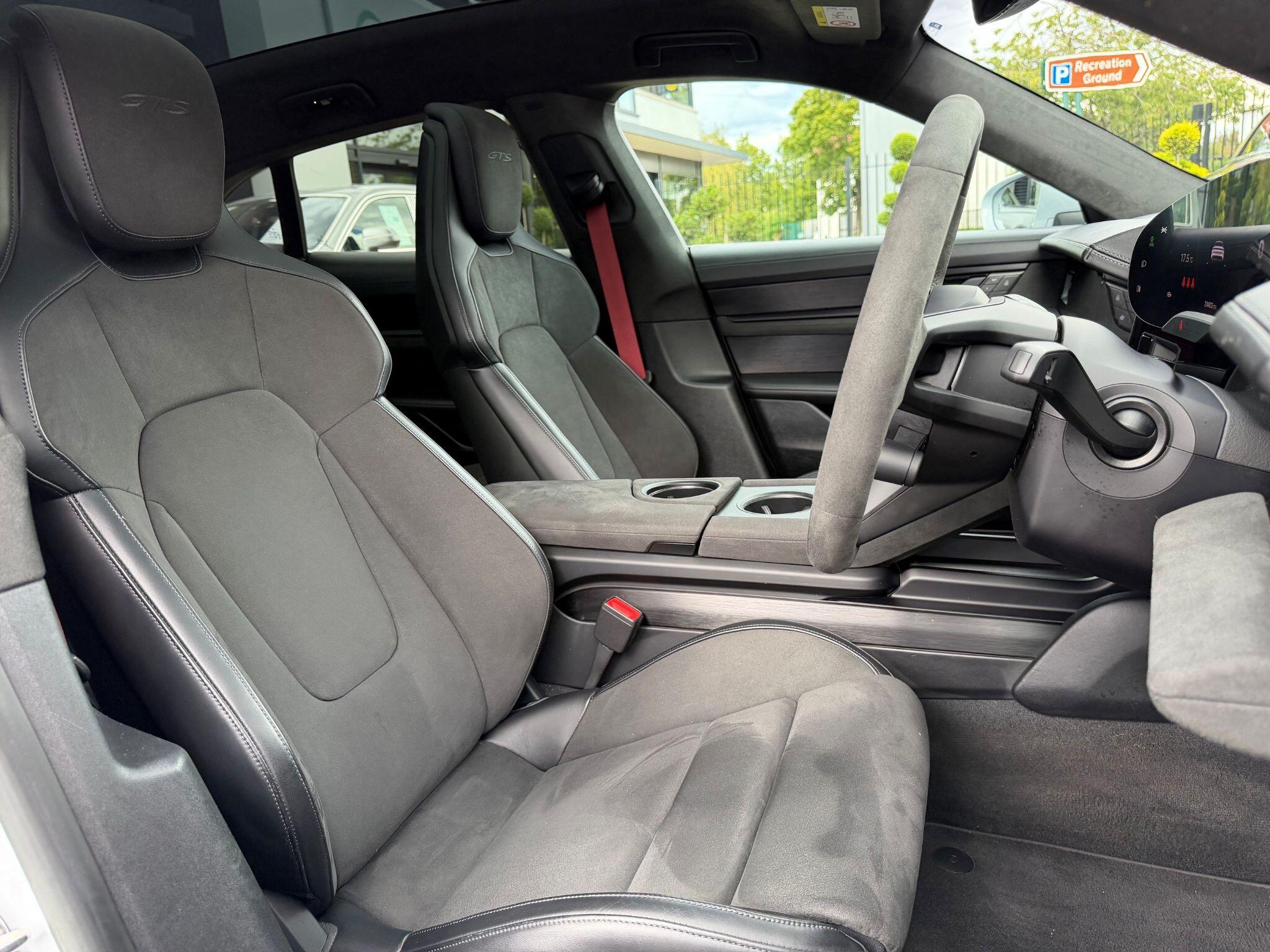 Porsche Taycan view 14