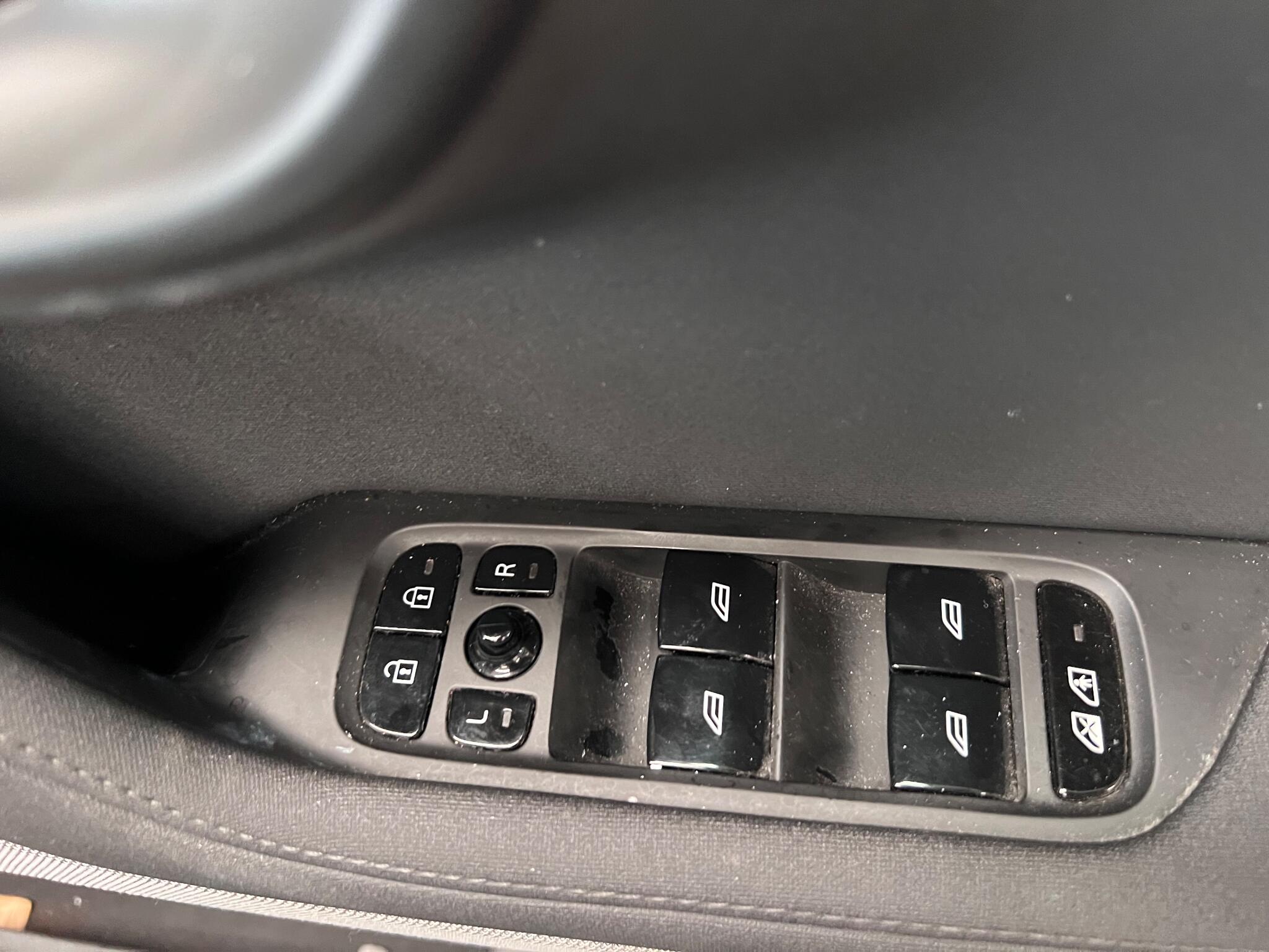 Polestar 2 view 30