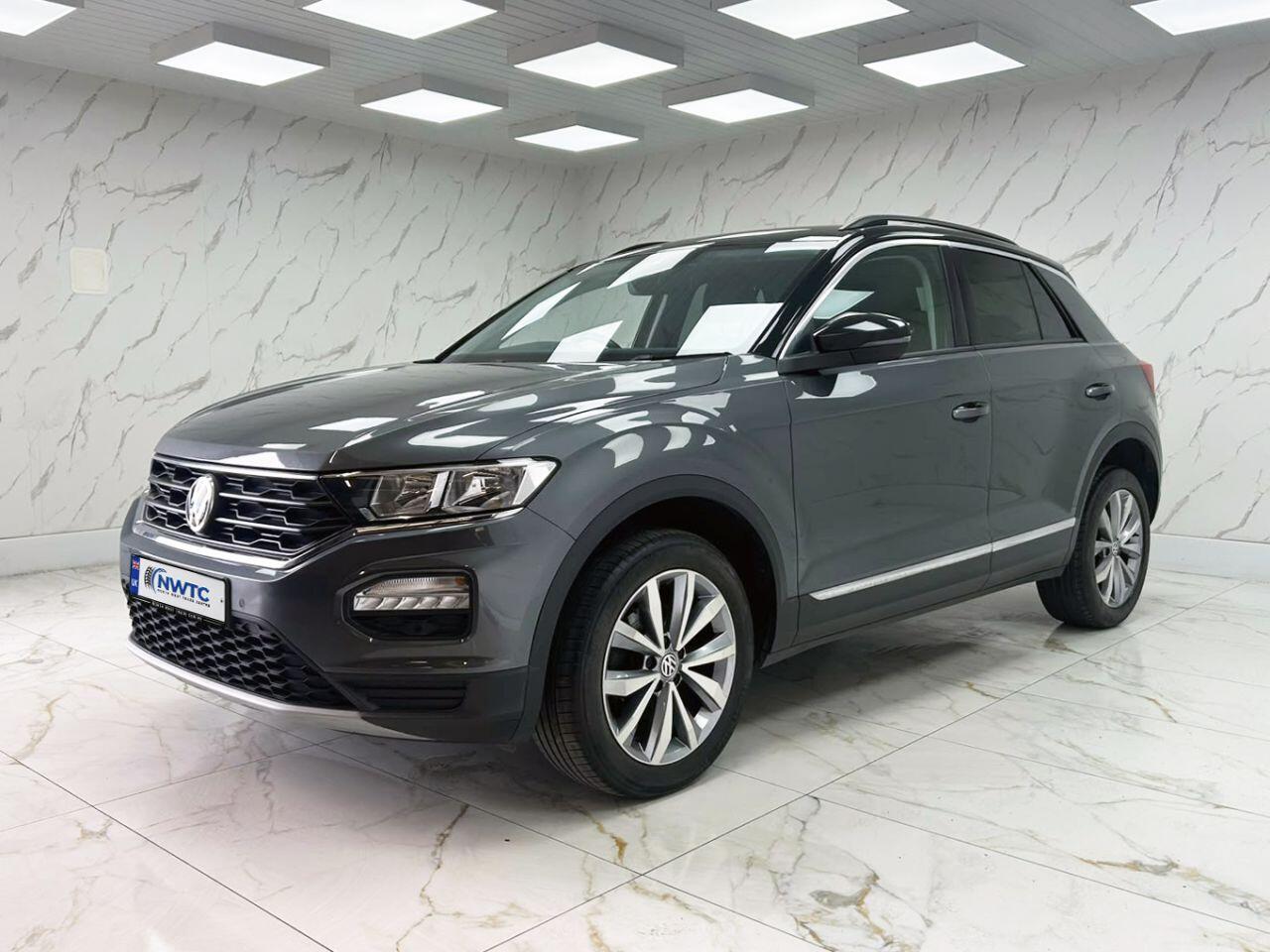 Volkswagen T-Roc view 6