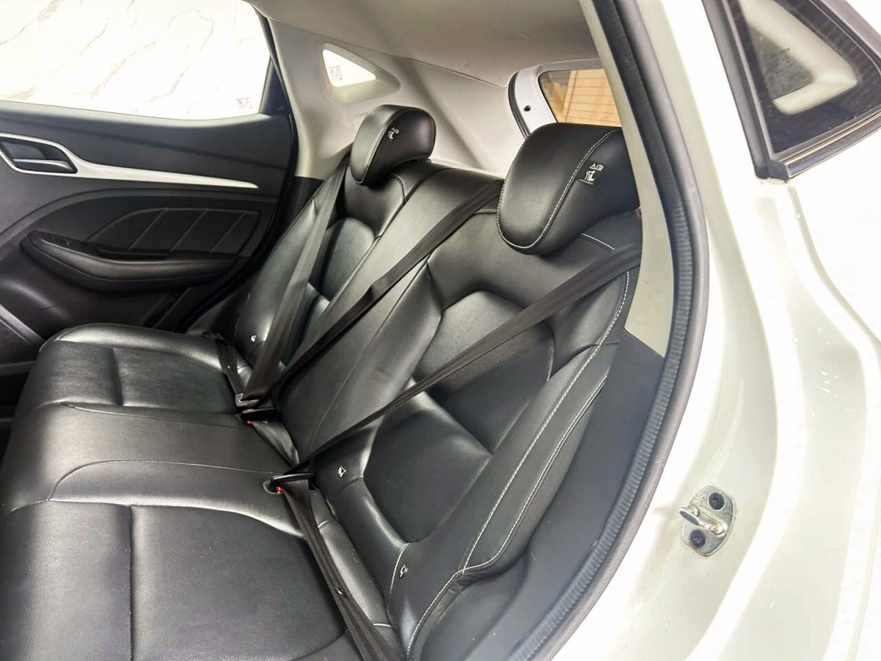 MG ZS view 21