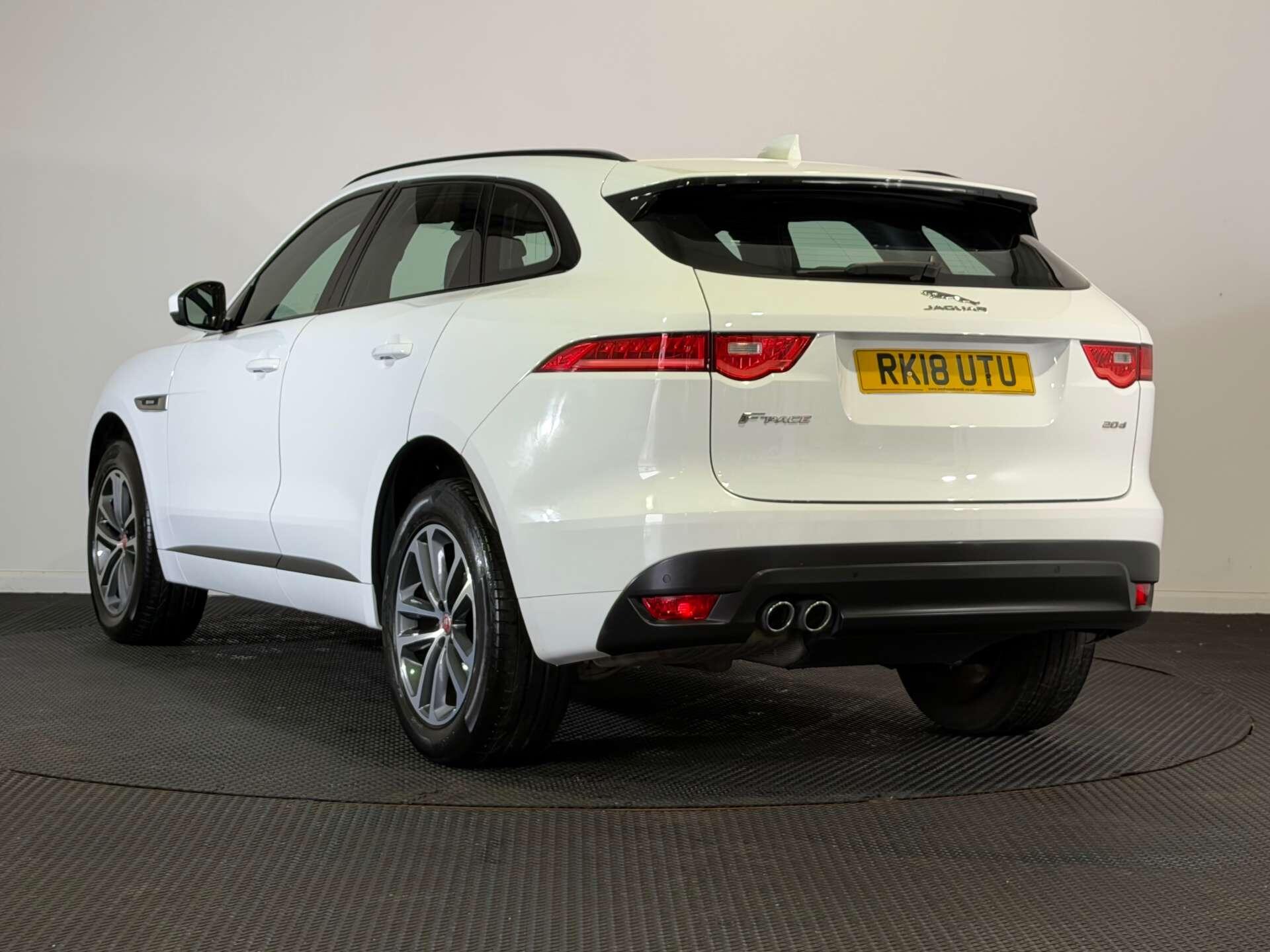 Jaguar F-Pace view 5
