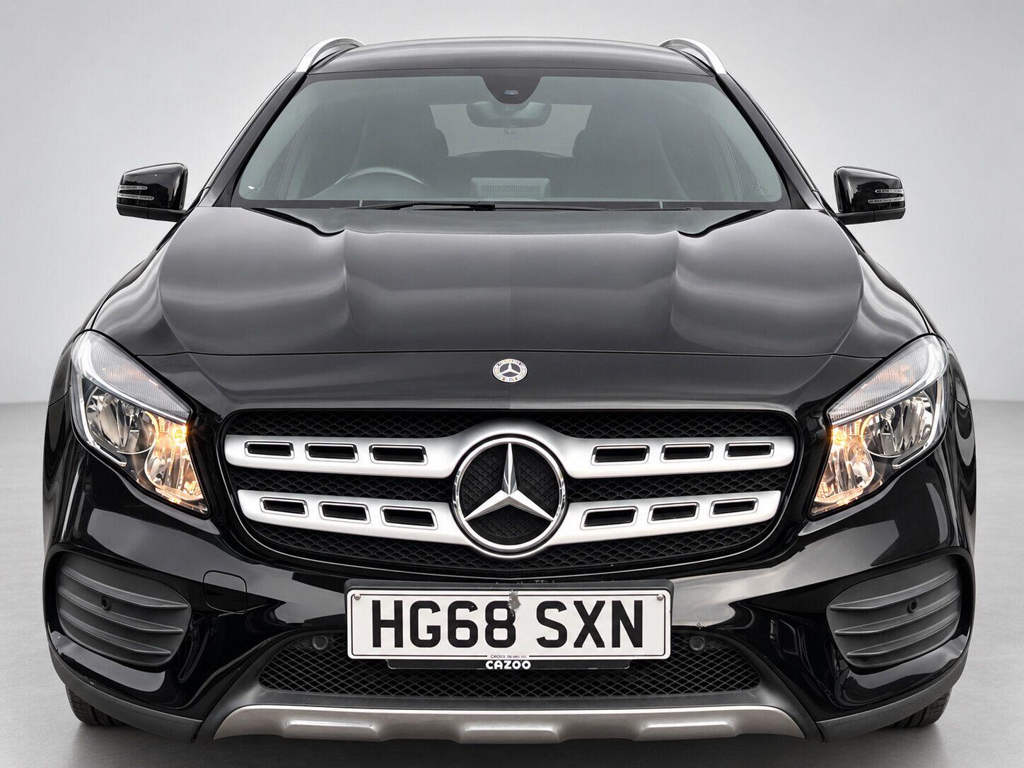 Mercedes-Benz Gla view 3