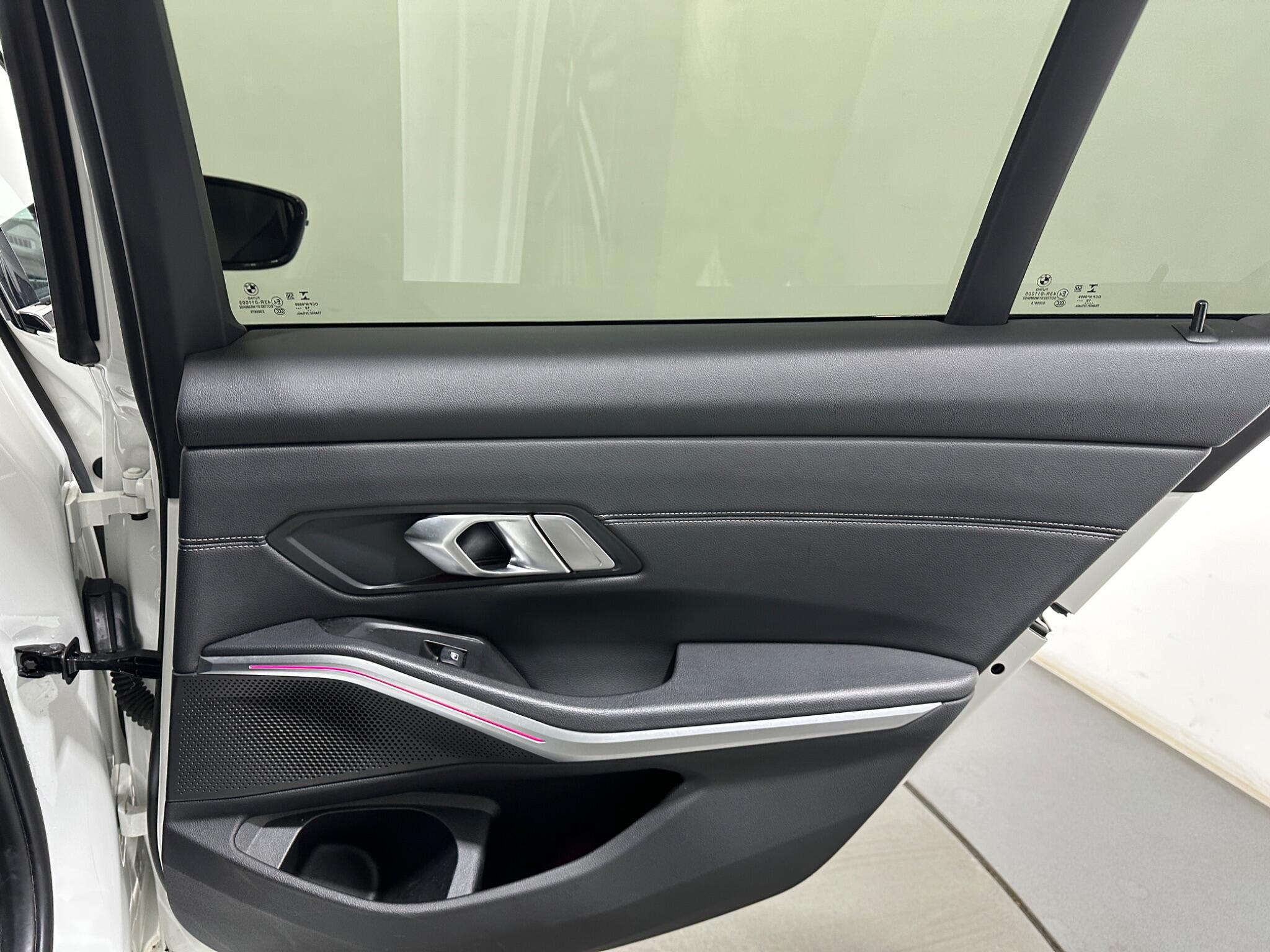 BMW 3 Series view 43