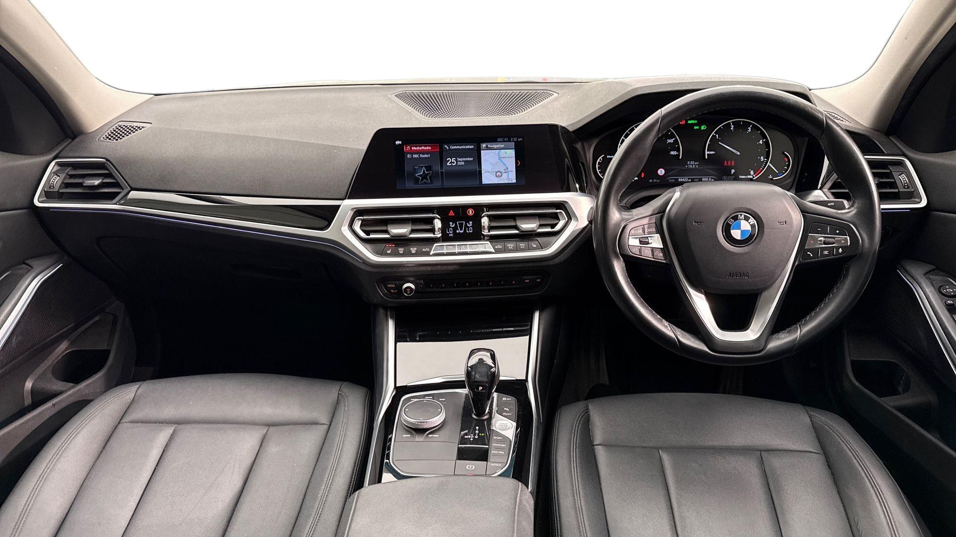 BMW 3 Series view 4