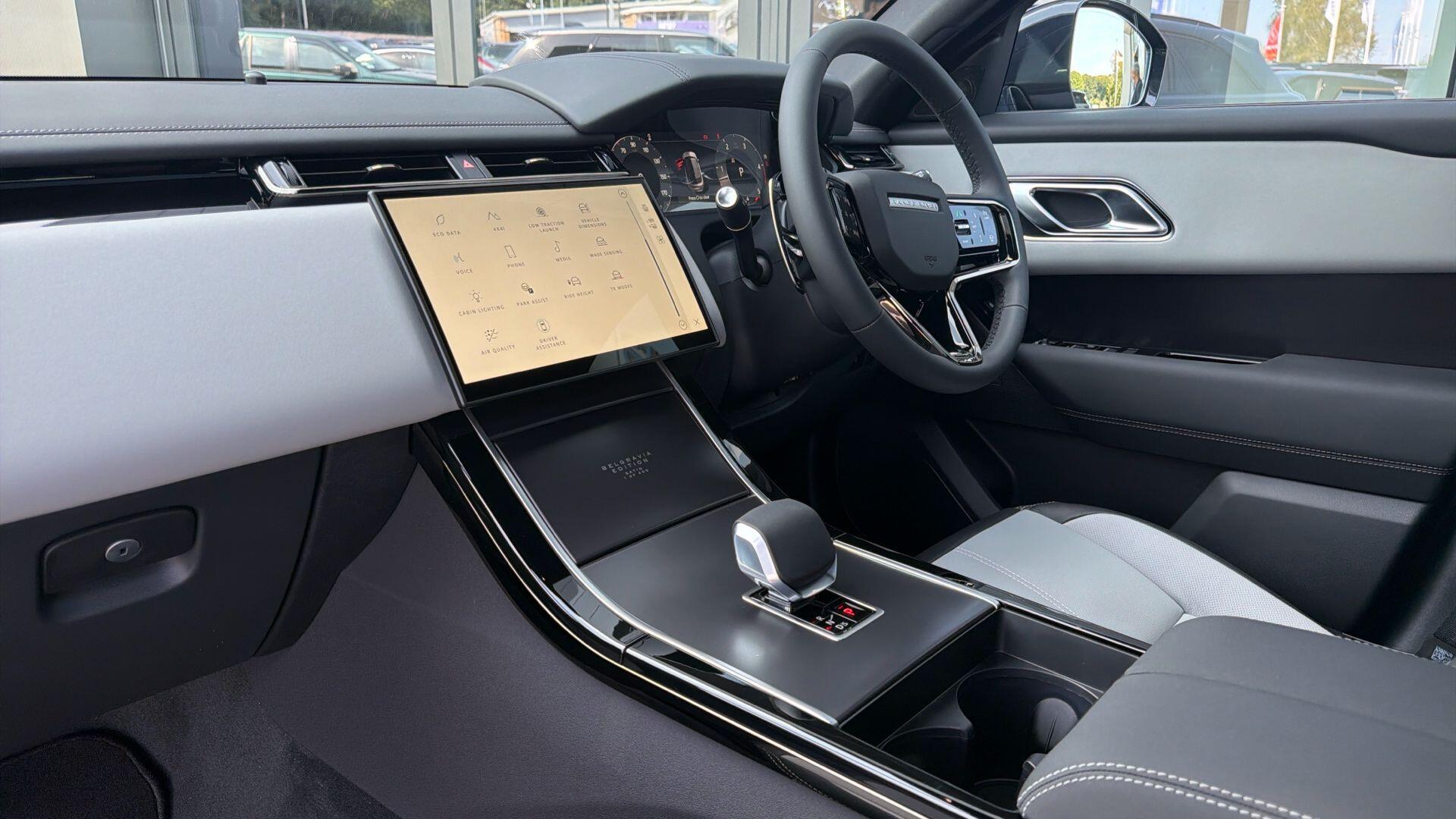Land Rover Range Rover Velar view 8