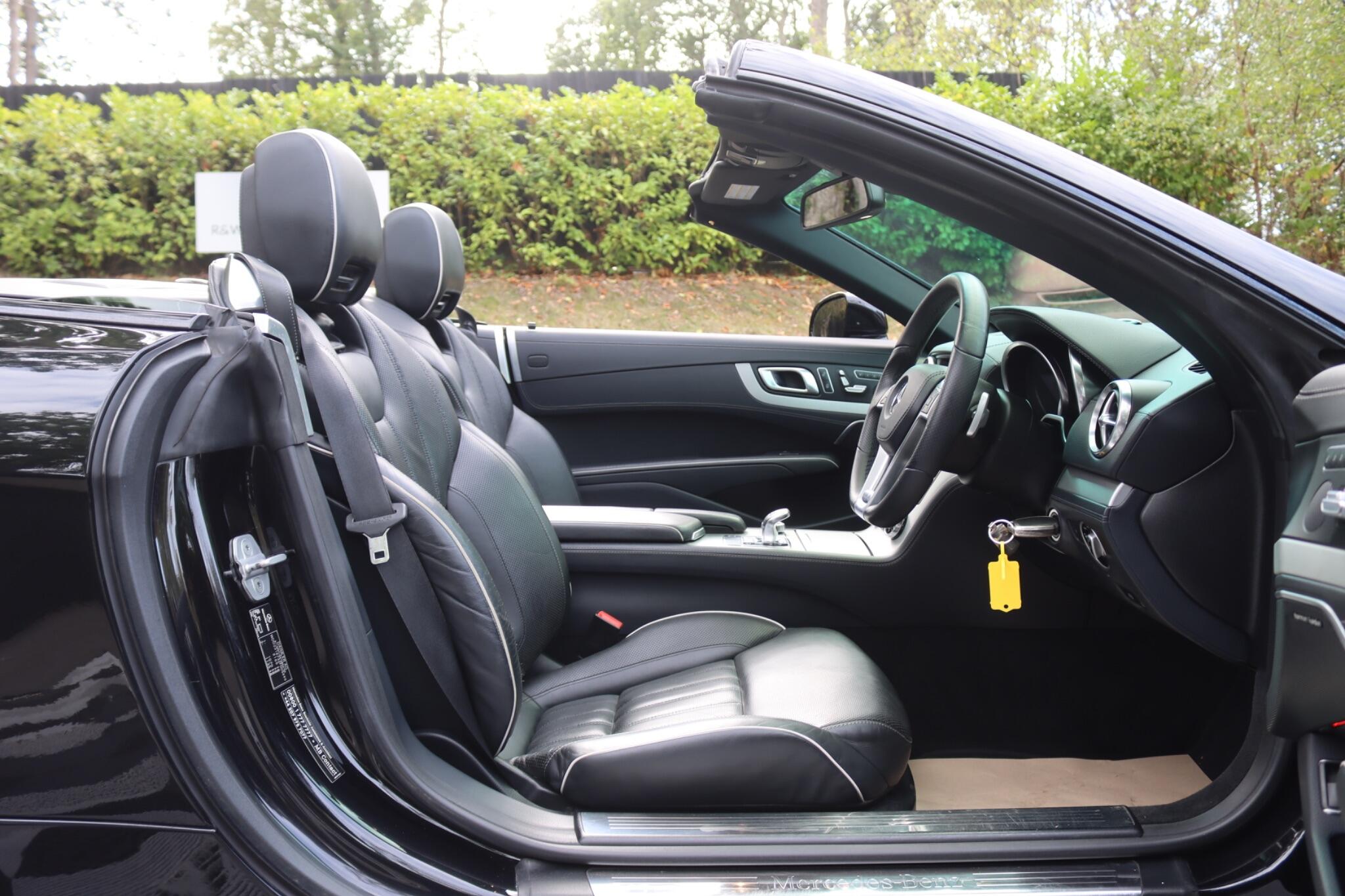Mercedes-Benz SL view 50