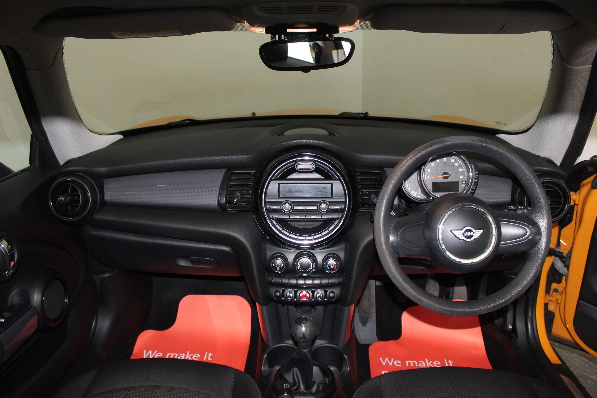 Mini Hatch view 27