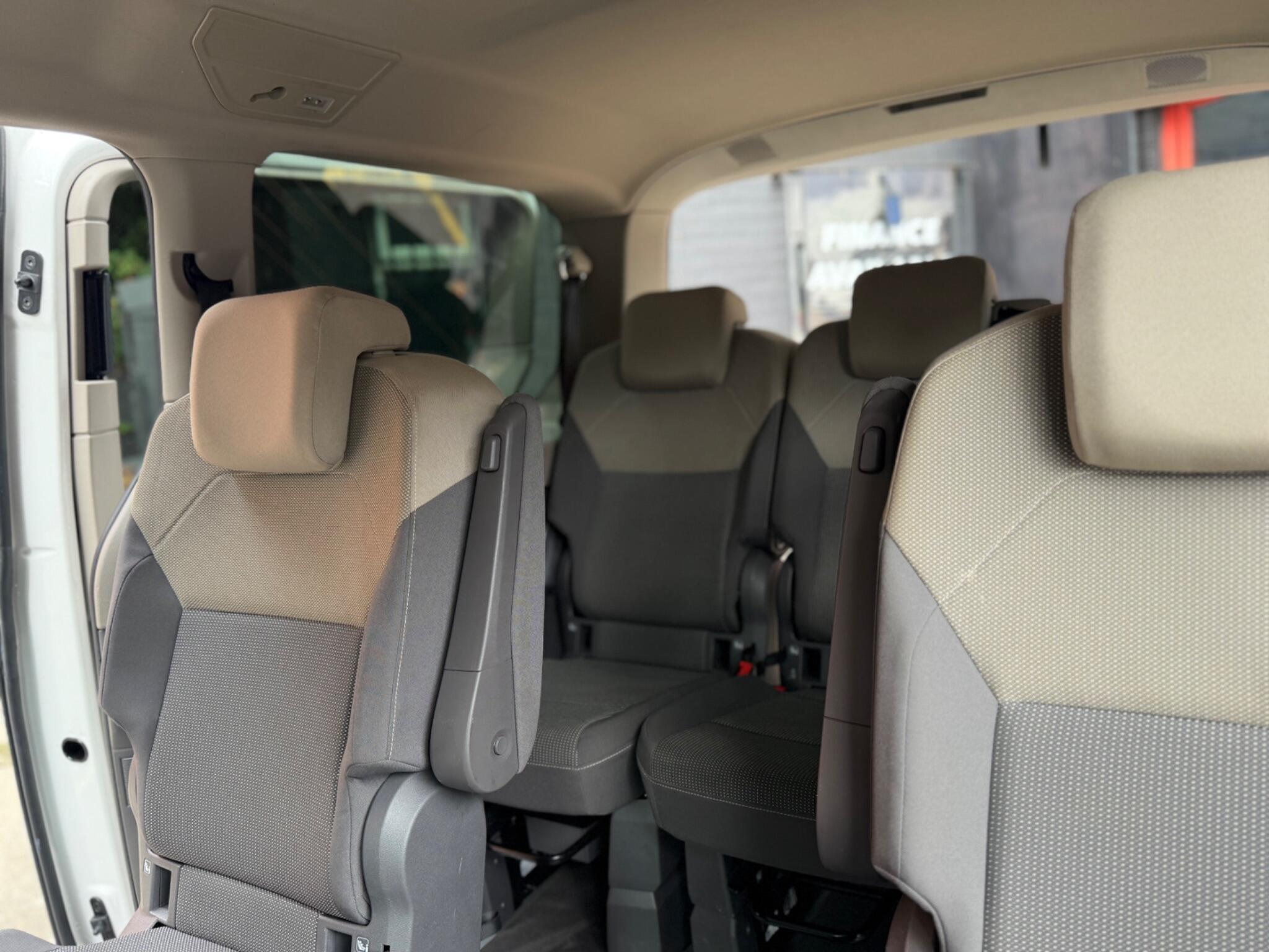 Volkswagen Multivan view 36