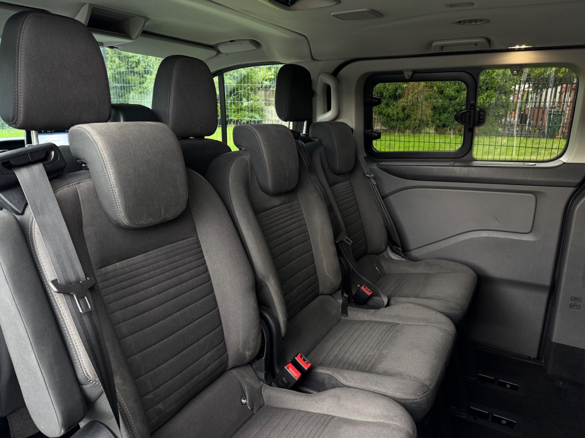 Ford Tourneo Custom view 37