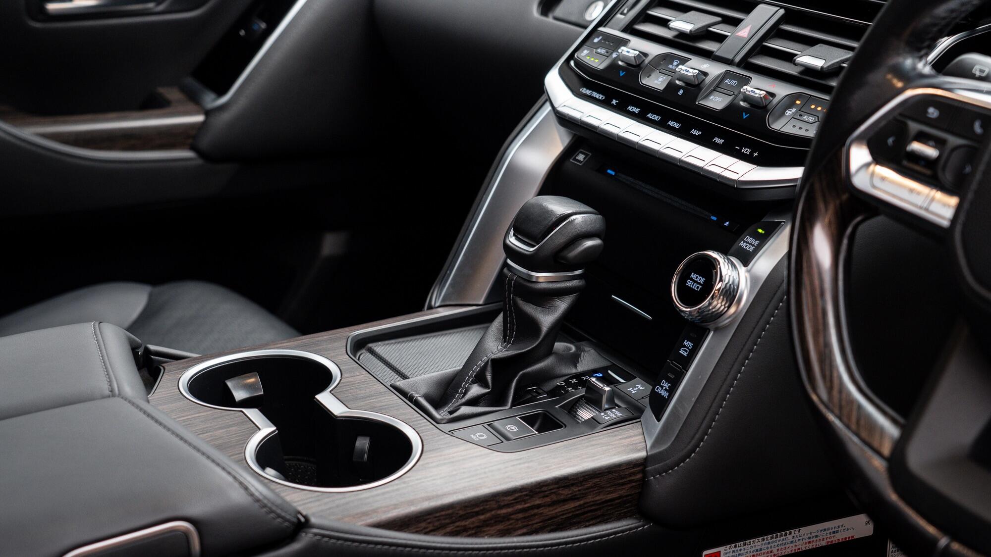 Toyota Land Cruiser view 18
