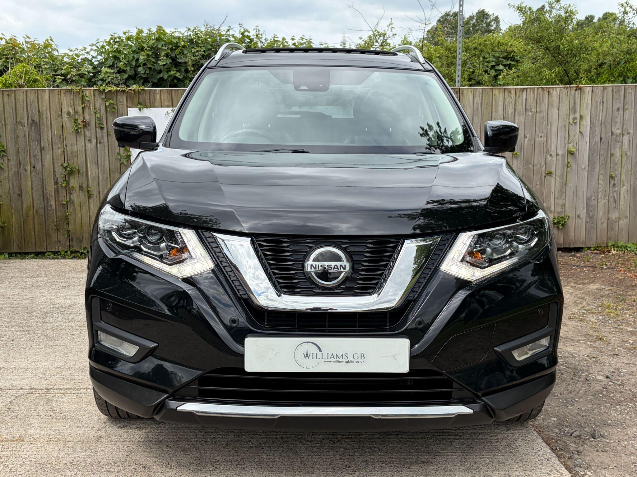 Nissan X-Trail view 2