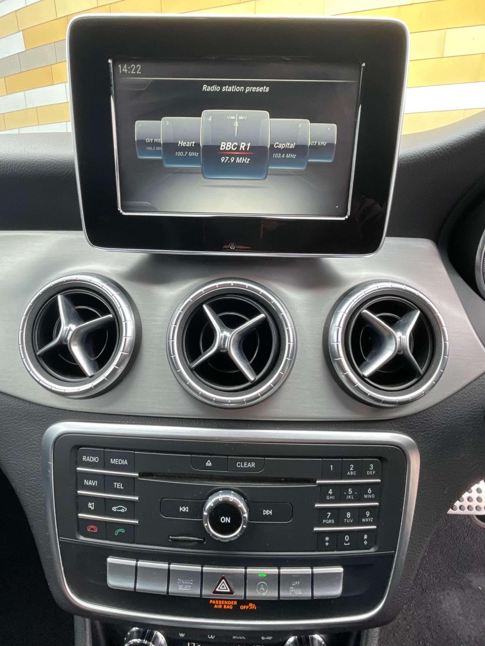 Mercedes-Benz Cla view 20