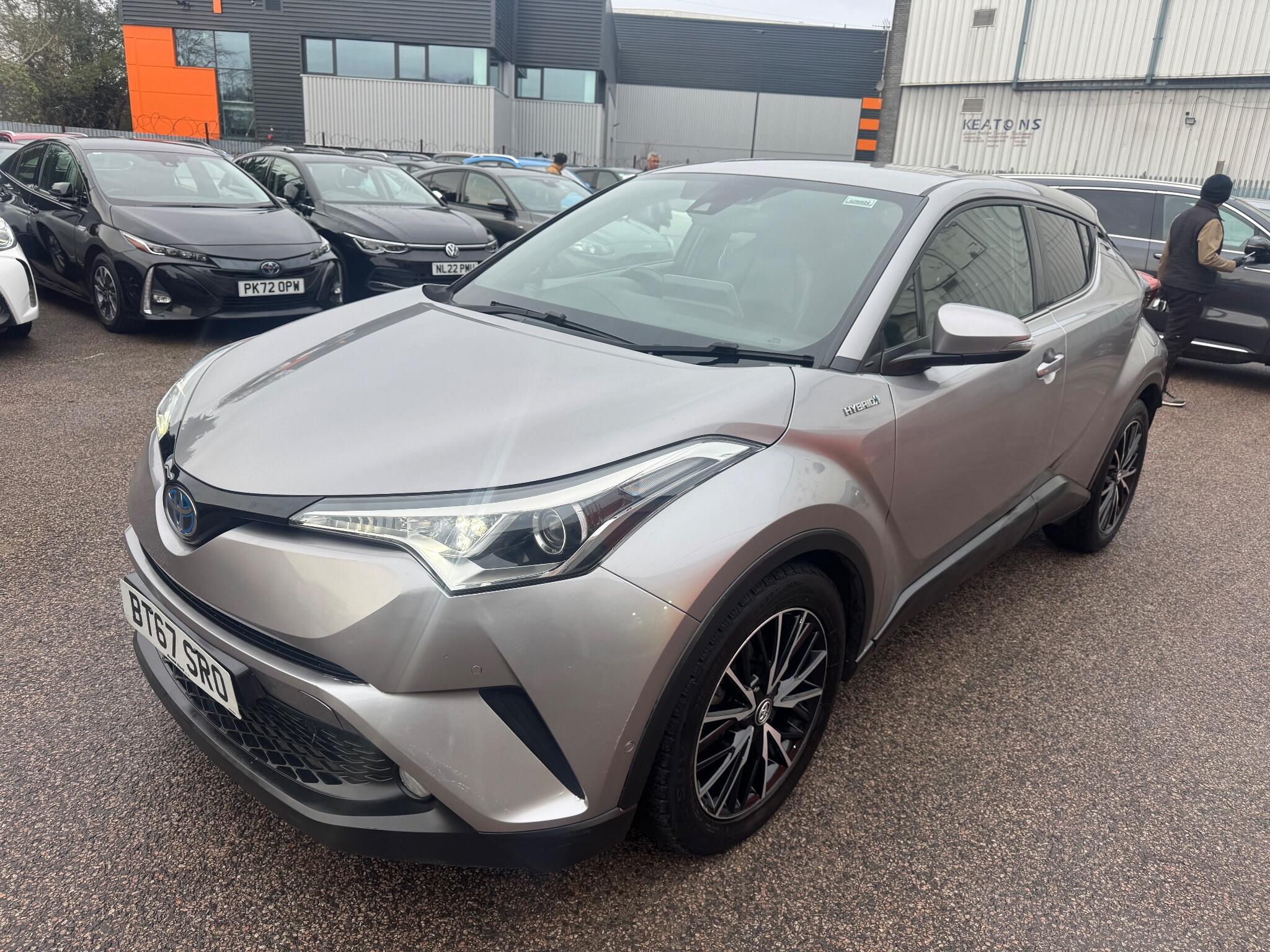 Toyota C-HR view 2