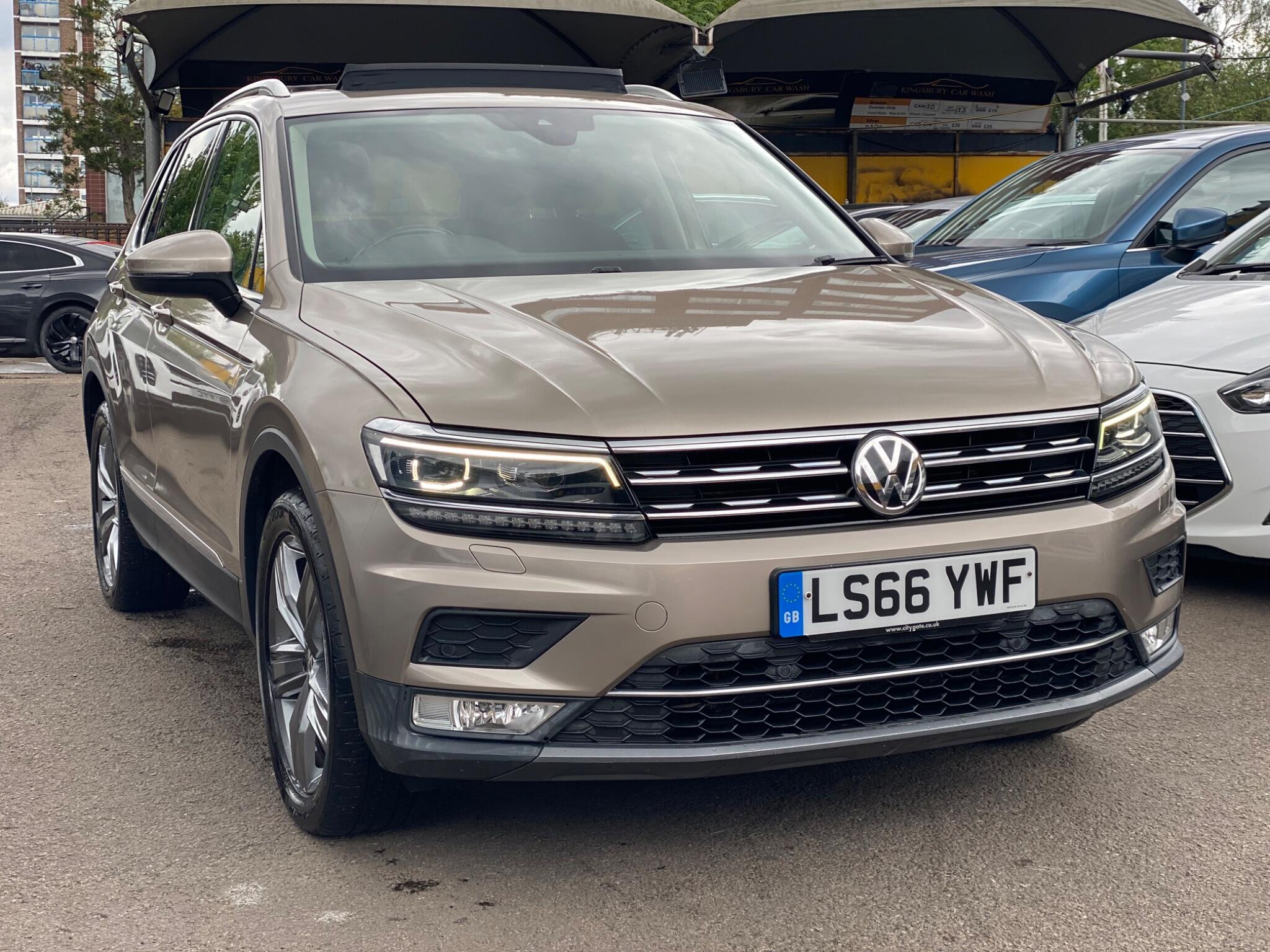 Volkswagen Tiguan view 5